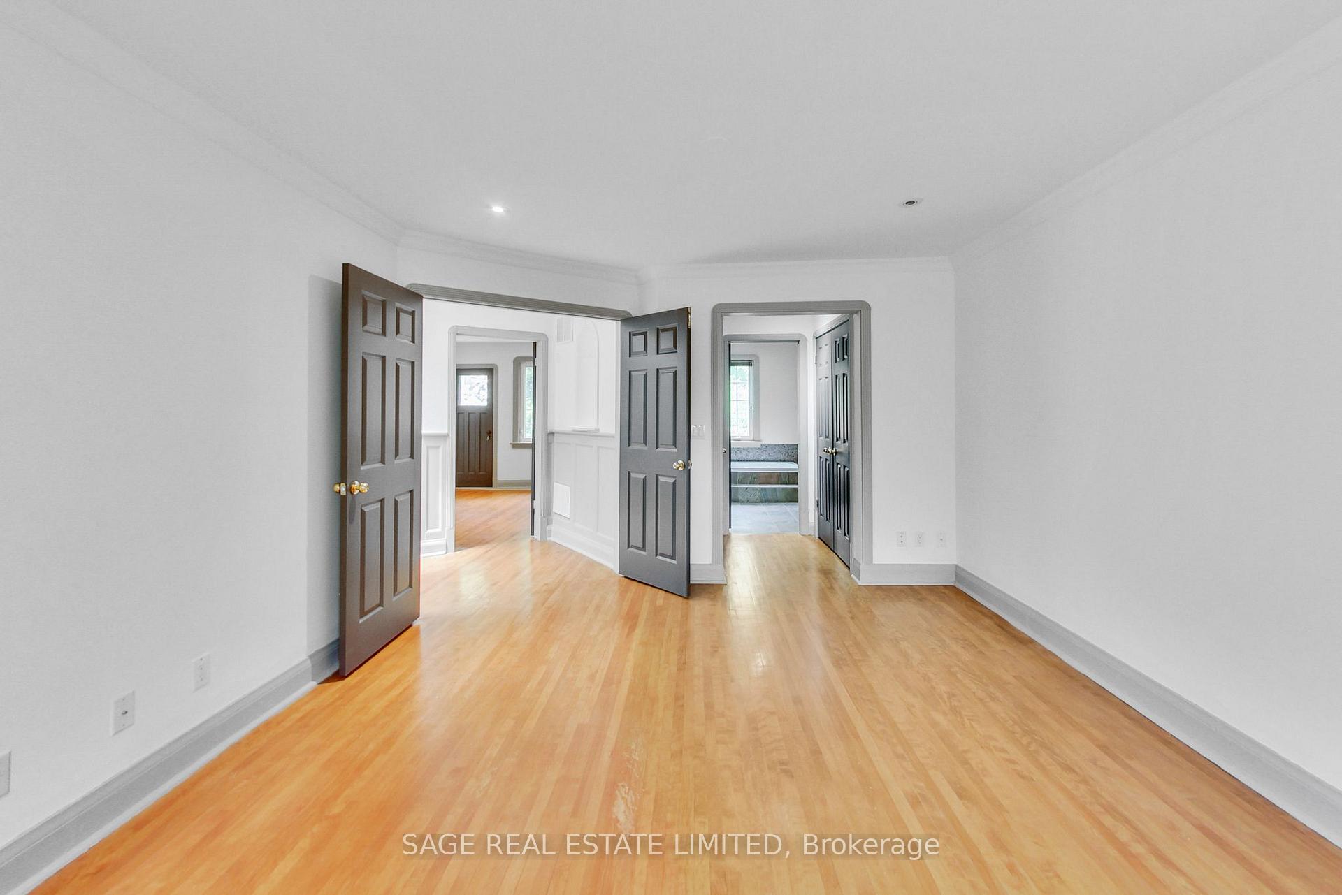 Photo 20 of 12 Nina Street, Toronto, Casa Loma — HOMEH