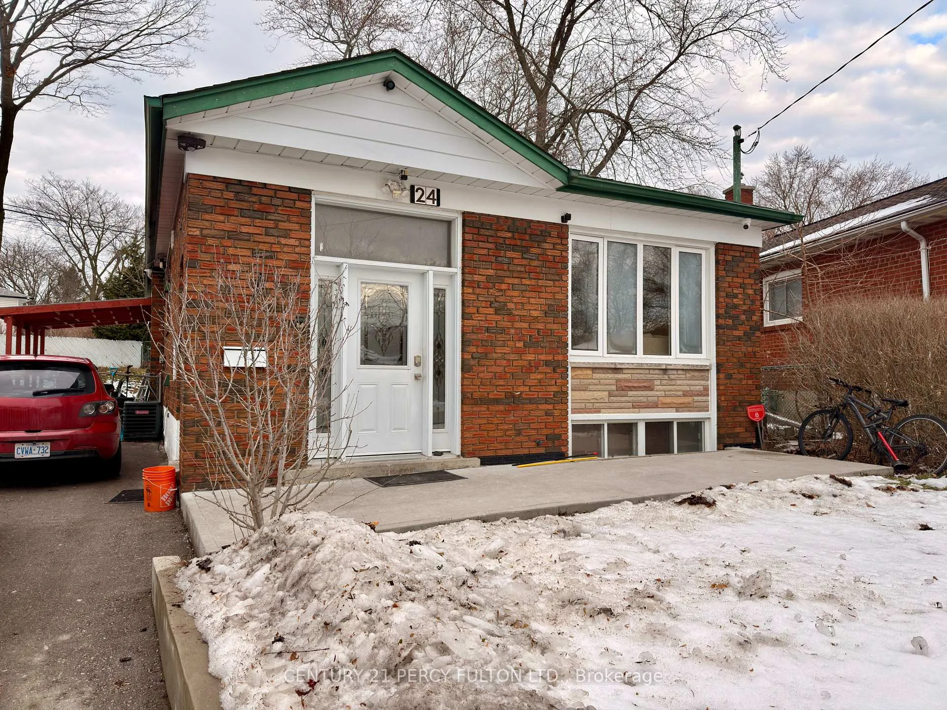 Photo 1 of Unit Upper, 24 Chestermere Boulevard, Scarborough, Woburn — HOMEH