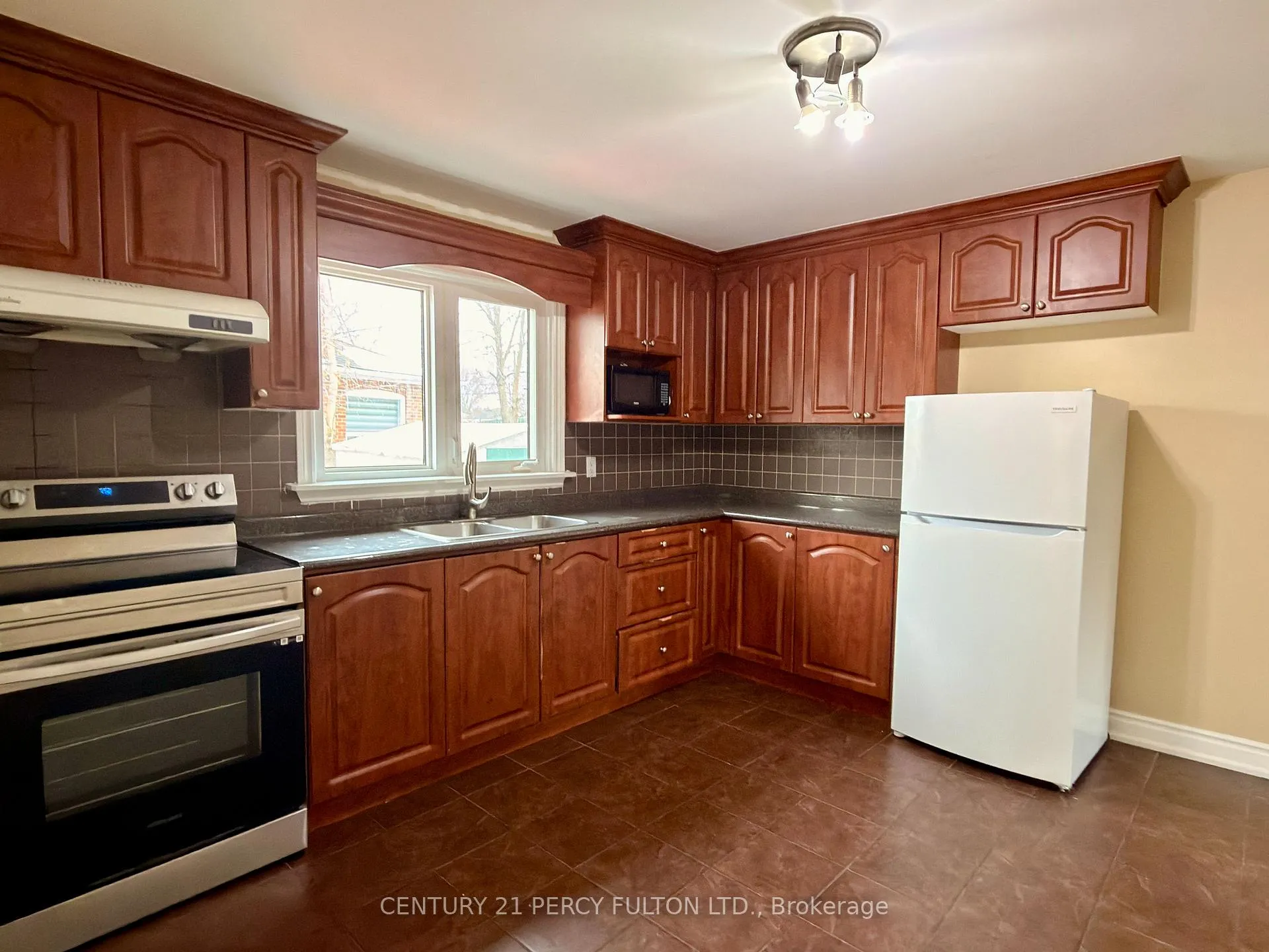 Photo 3 of Unit Upper, 24 Chestermere Boulevard, Scarborough, Woburn — HOMEH