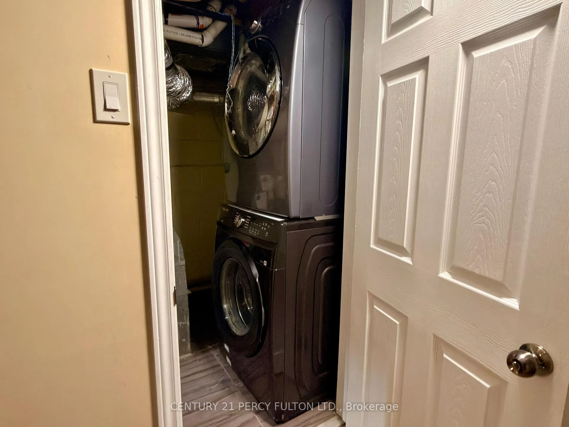 Photo 13 of Unit Upper, 24 Chestermere Boulevard, Scarborough, Woburn — HOMEH