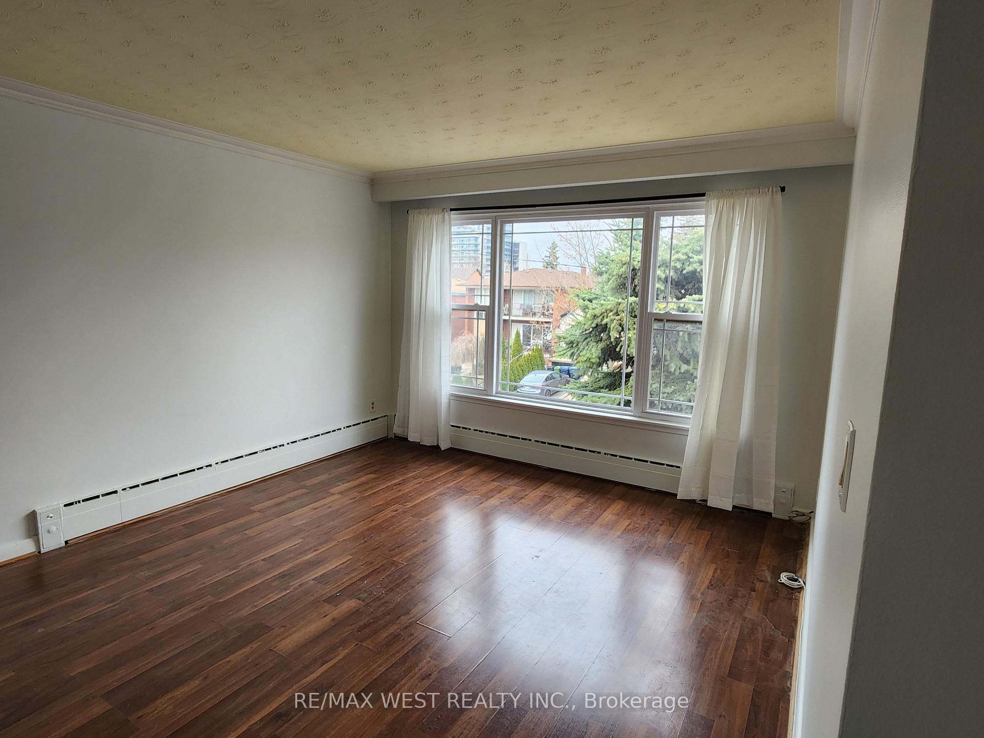 Photo 4 of 45 Clovelly Avenue, Toronto, Oakwood Village — HOMEH