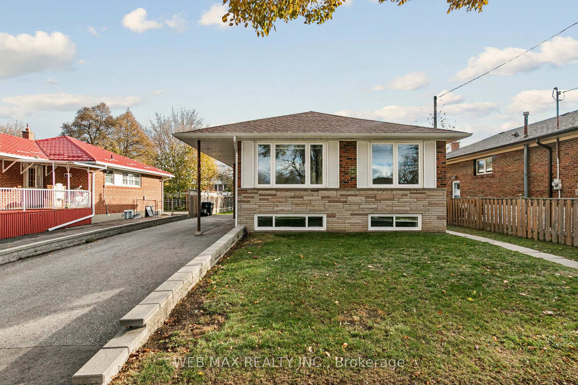 Photo 1 of 55 Shawford Crescent, Scarborough, Woburn — HOMEH