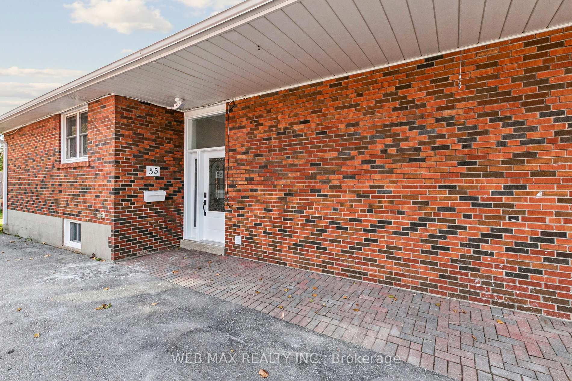 Photo 3 of 55 Shawford Crescent, Scarborough, Woburn — HOMEH