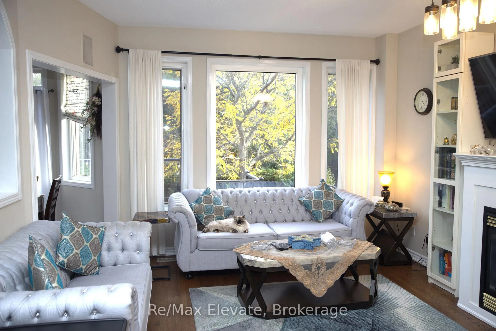 Photo 3 of 687 Sunbird Trail, Pickering, Amberlea — HOMEH