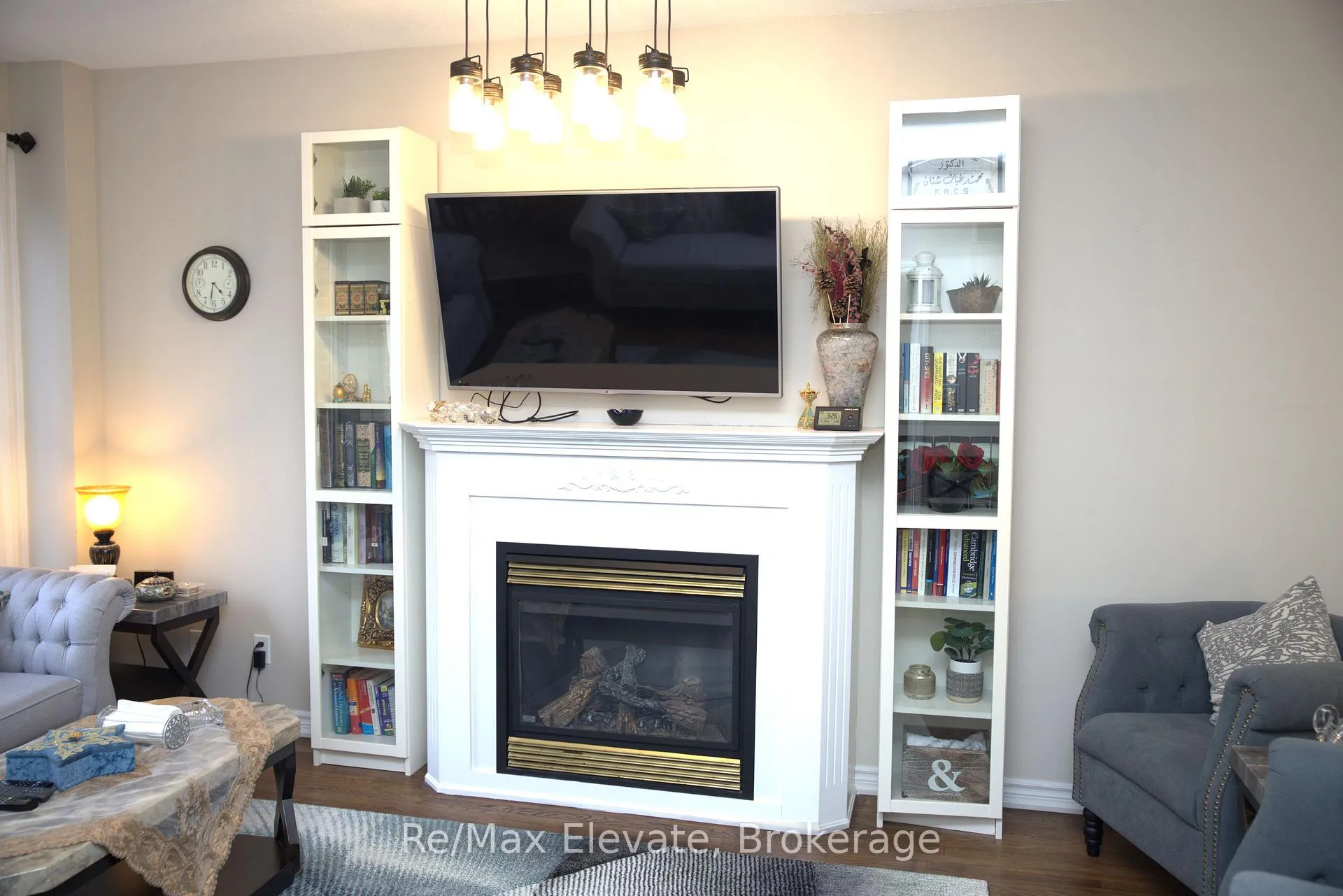 Photo 4 of 687 Sunbird Trail, Pickering, Amberlea — HOMEH