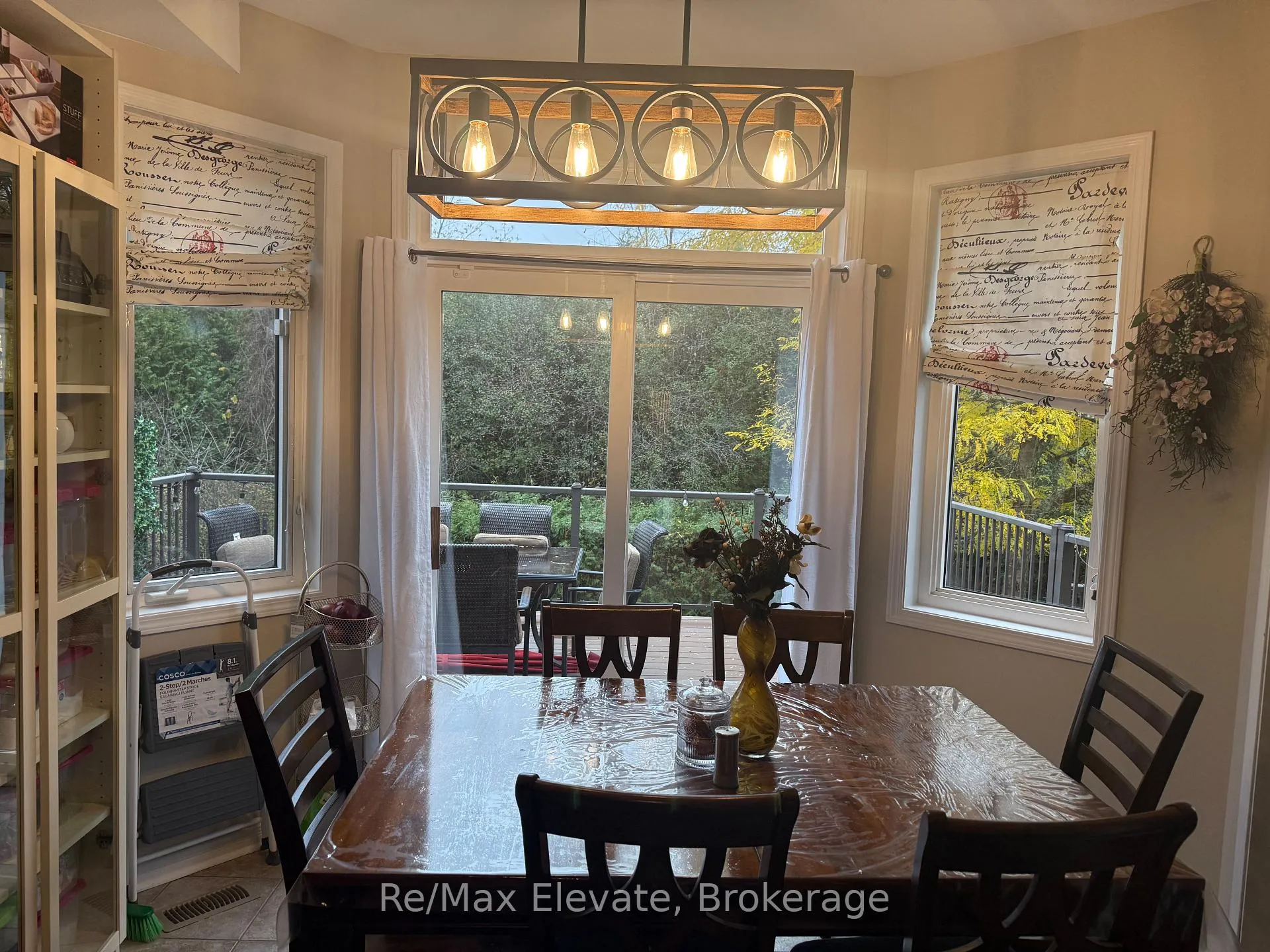 Photo 7 of 687 Sunbird Trail, Pickering, Amberlea — HOMEH