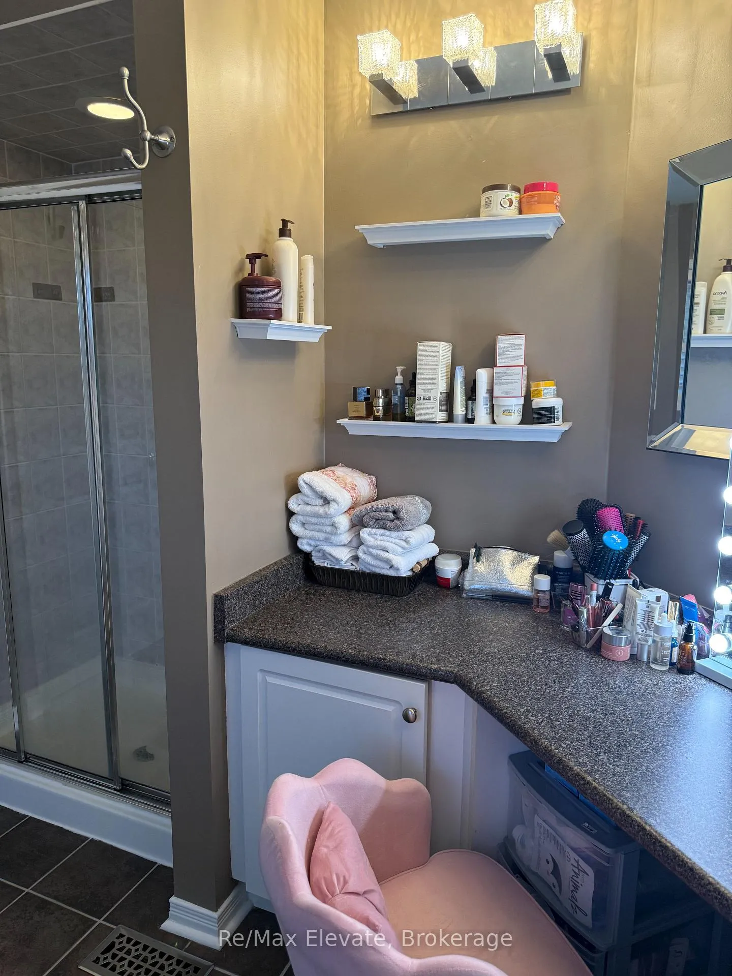 Photo 14 of 687 Sunbird Trail, Pickering, Amberlea — HOMEH