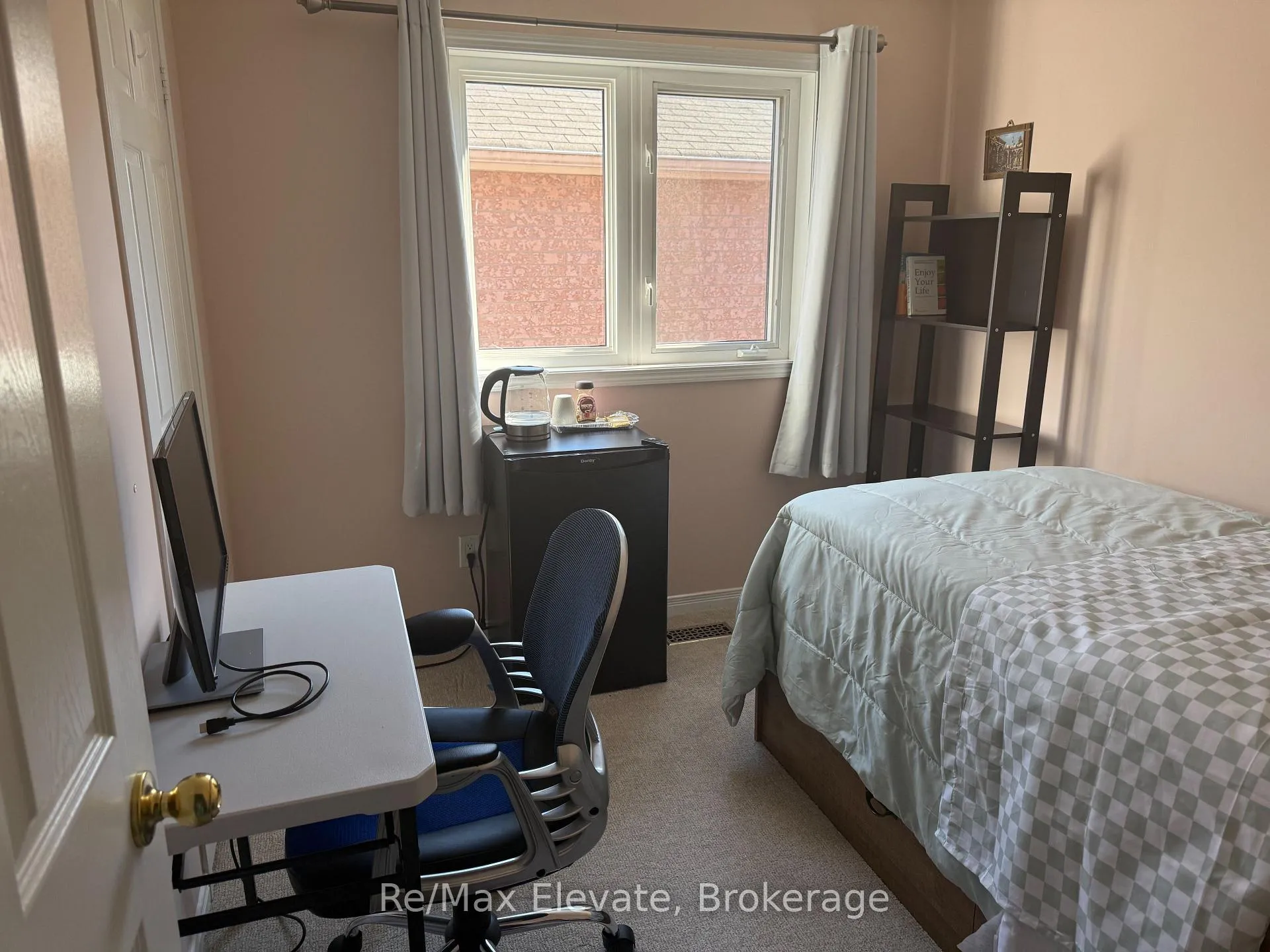 Photo 17 of 687 Sunbird Trail, Pickering, Amberlea — HOMEH