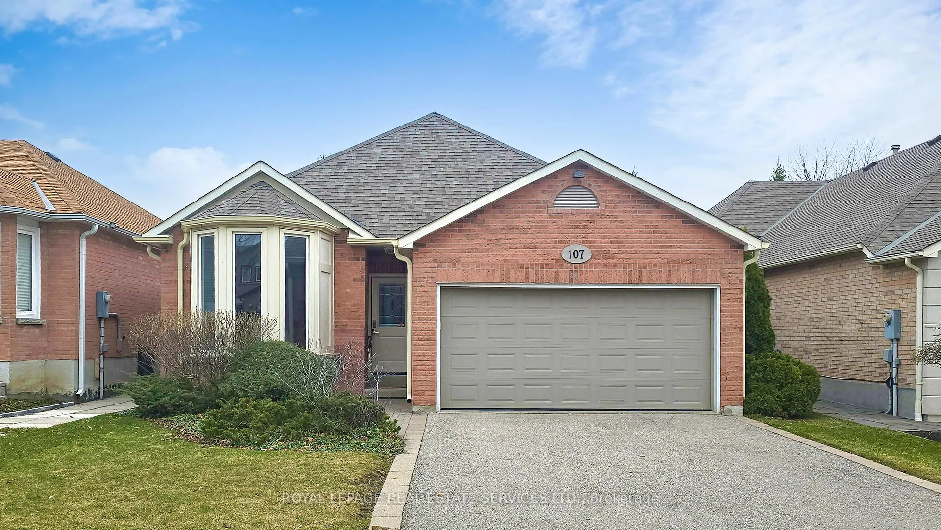 Photo 2 of 107 Roseborough Crescent, Vaughan, Uplands — HOMEH