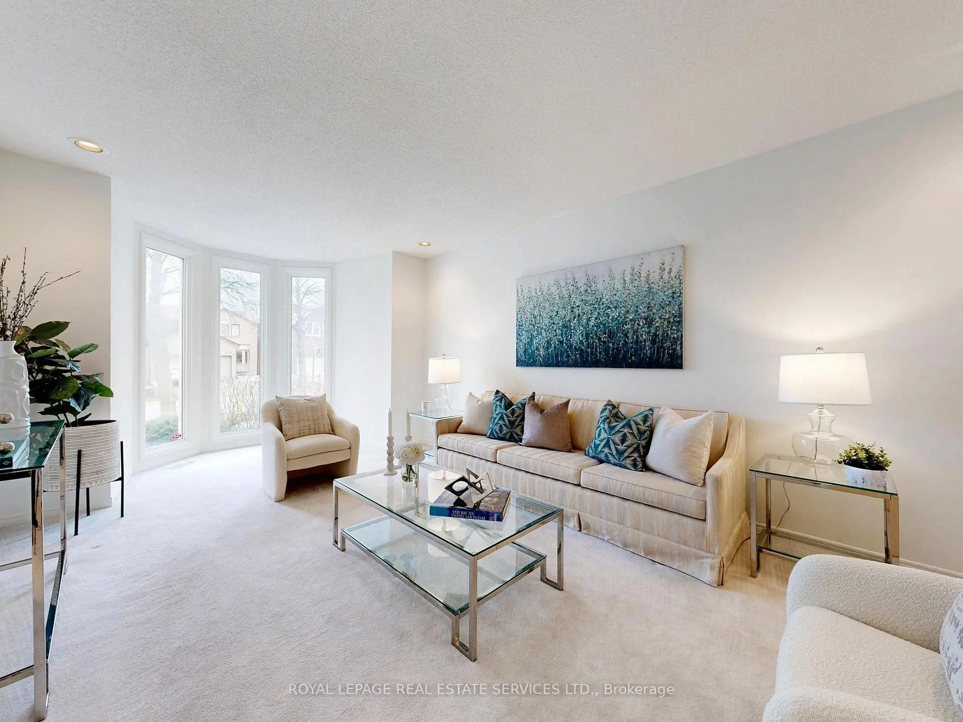 Photo 5 of 107 Roseborough Crescent, Vaughan, Uplands — HOMEH