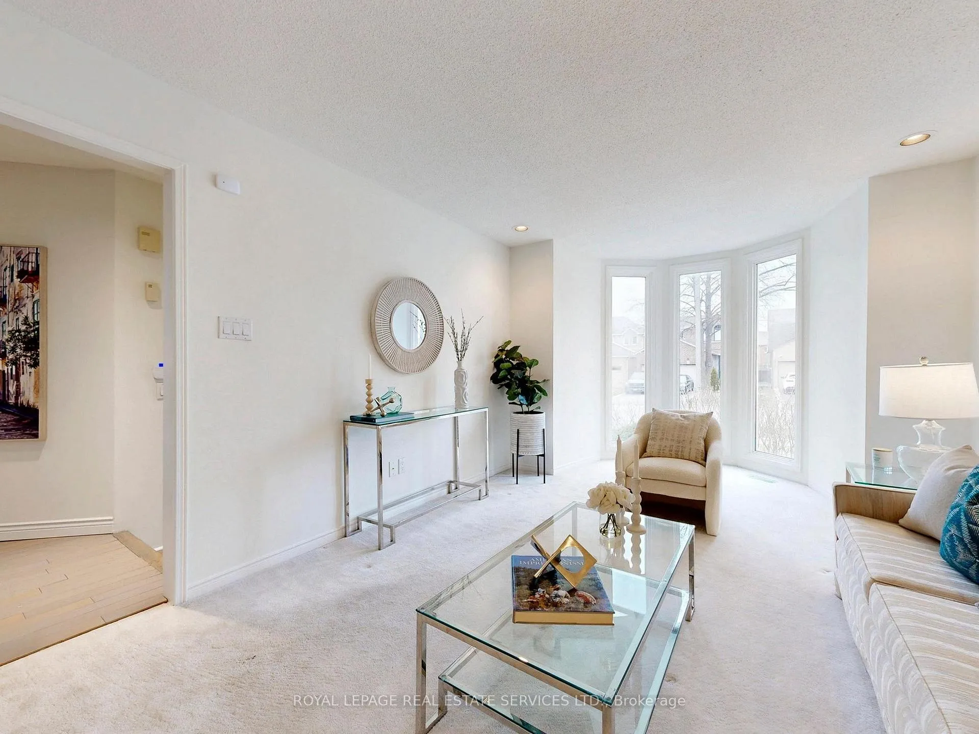 Photo 7 of 107 Roseborough Crescent, Vaughan, Uplands — HOMEH