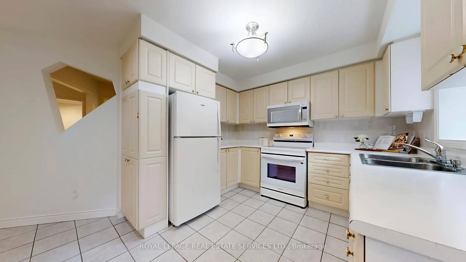 Photo 11 of 107 Roseborough Crescent, Vaughan, Uplands — HOMEH