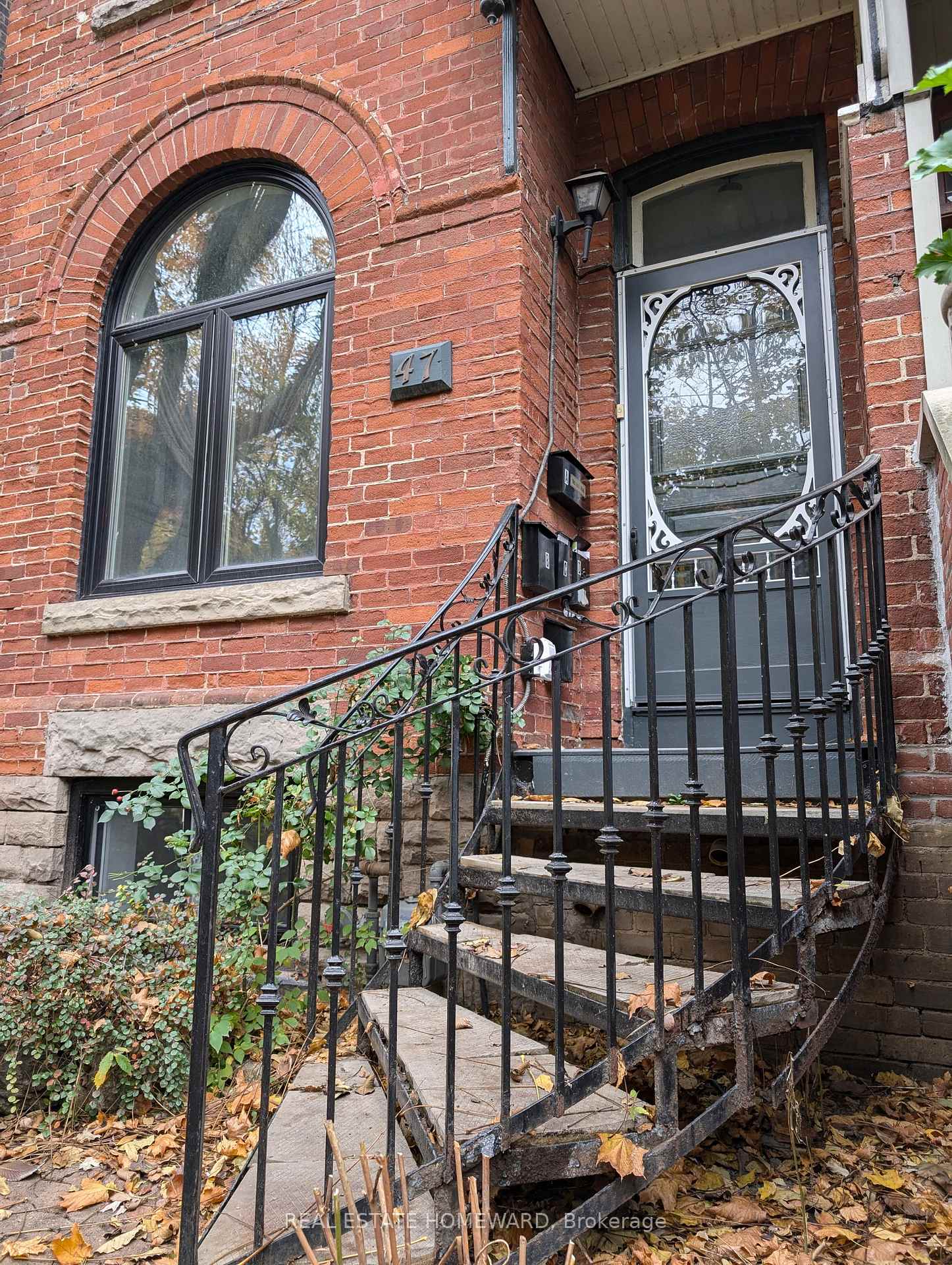 Photo 2 of 47 Grant Street, Toronto, South Riverdale — HOMEH