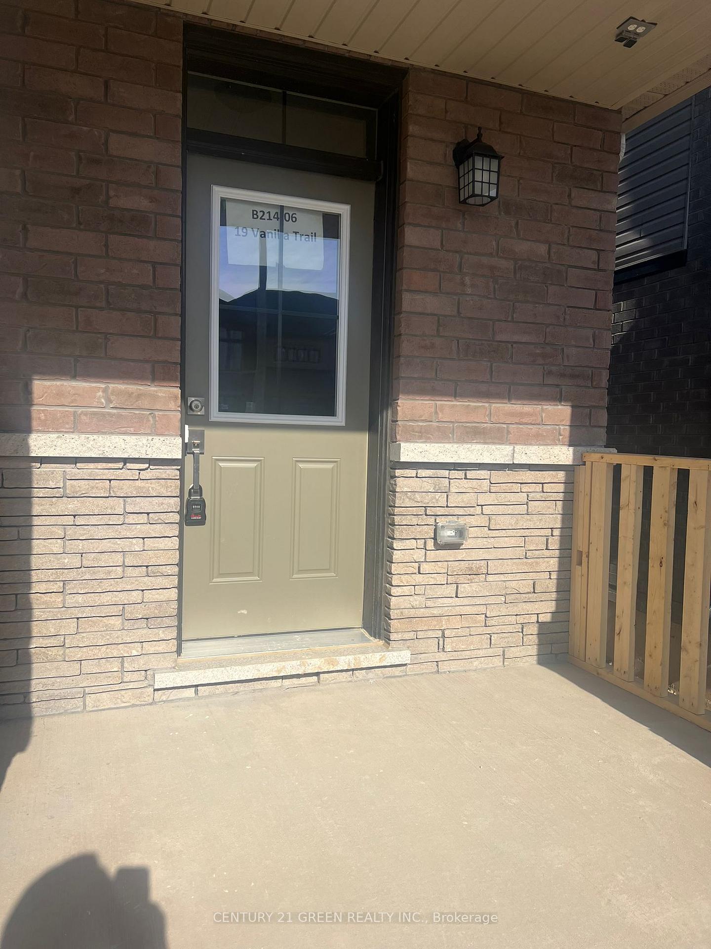 Photo 3 of 19 Vanilla Trail, Thorold, Rolling Meadows — HOMEH