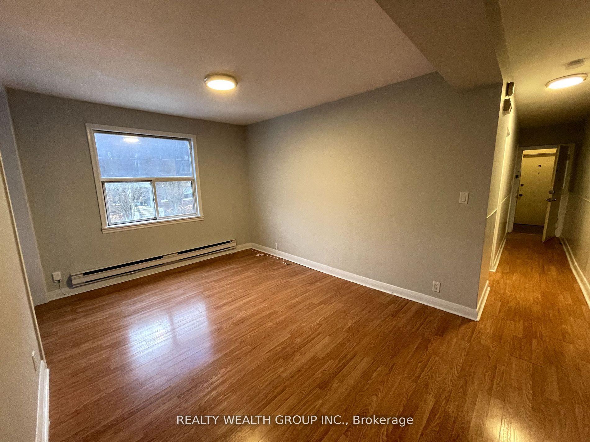 Photo 2 of Unit Unit D, 185 Eglinton Avenue, Toronto, Yonge-Eglinton — HOMEH
