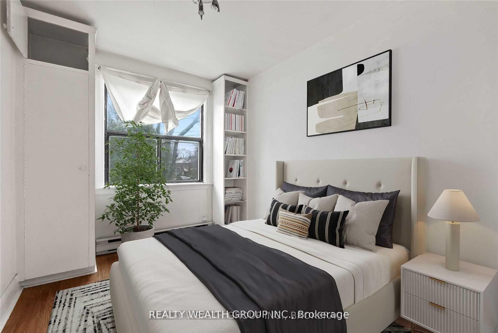 Photo 12 of Unit Unit D, 185 Eglinton Avenue, Toronto, Yonge-Eglinton — HOMEH