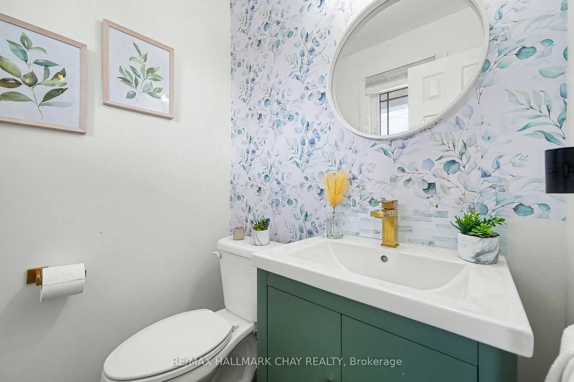 Photo 9 of 101 Kate Aitken Crescent, New Tecumseth, Beeton — HOMEH