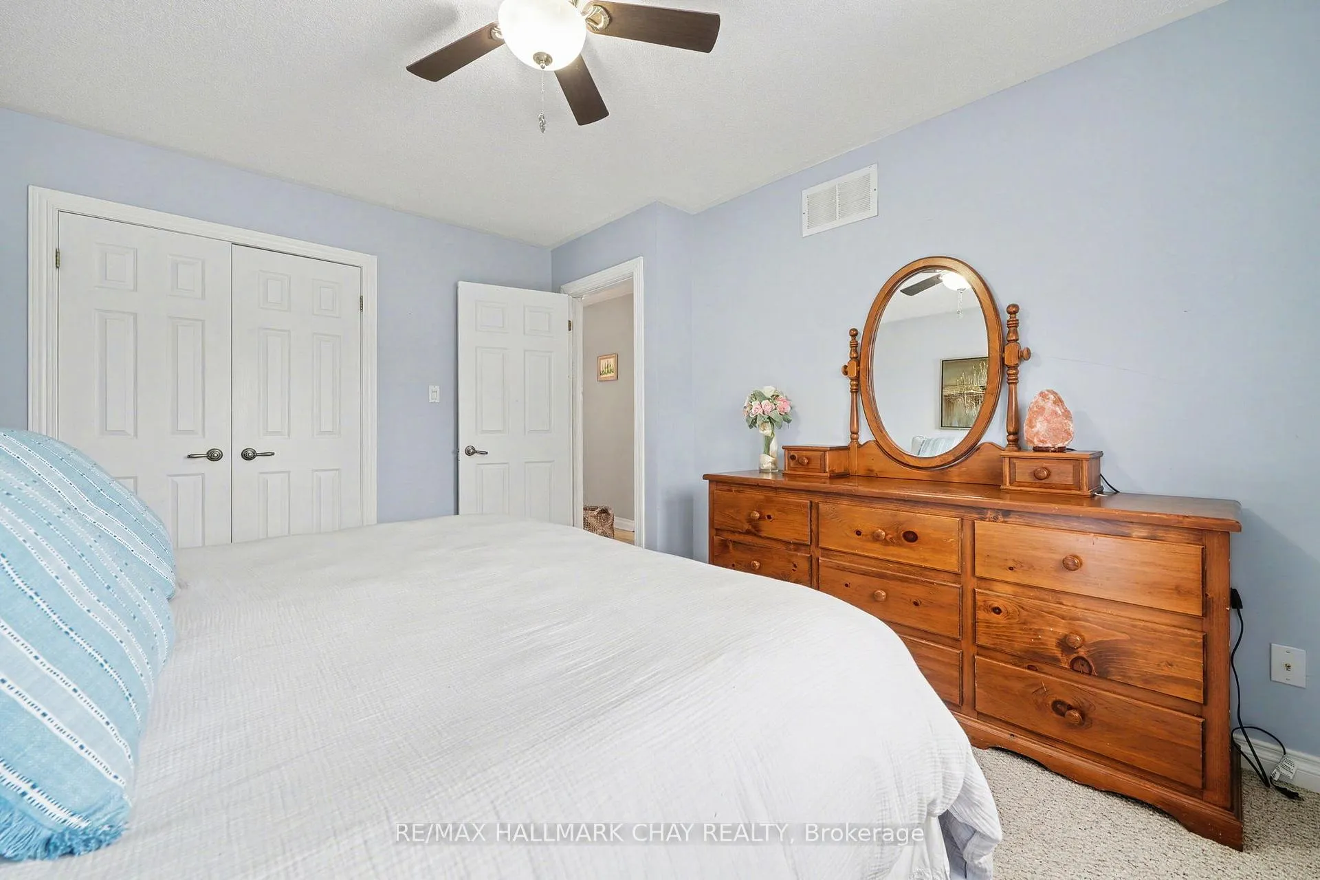 Photo 25 of 101 Kate Aitken Crescent, New Tecumseth, Beeton — HOMEH