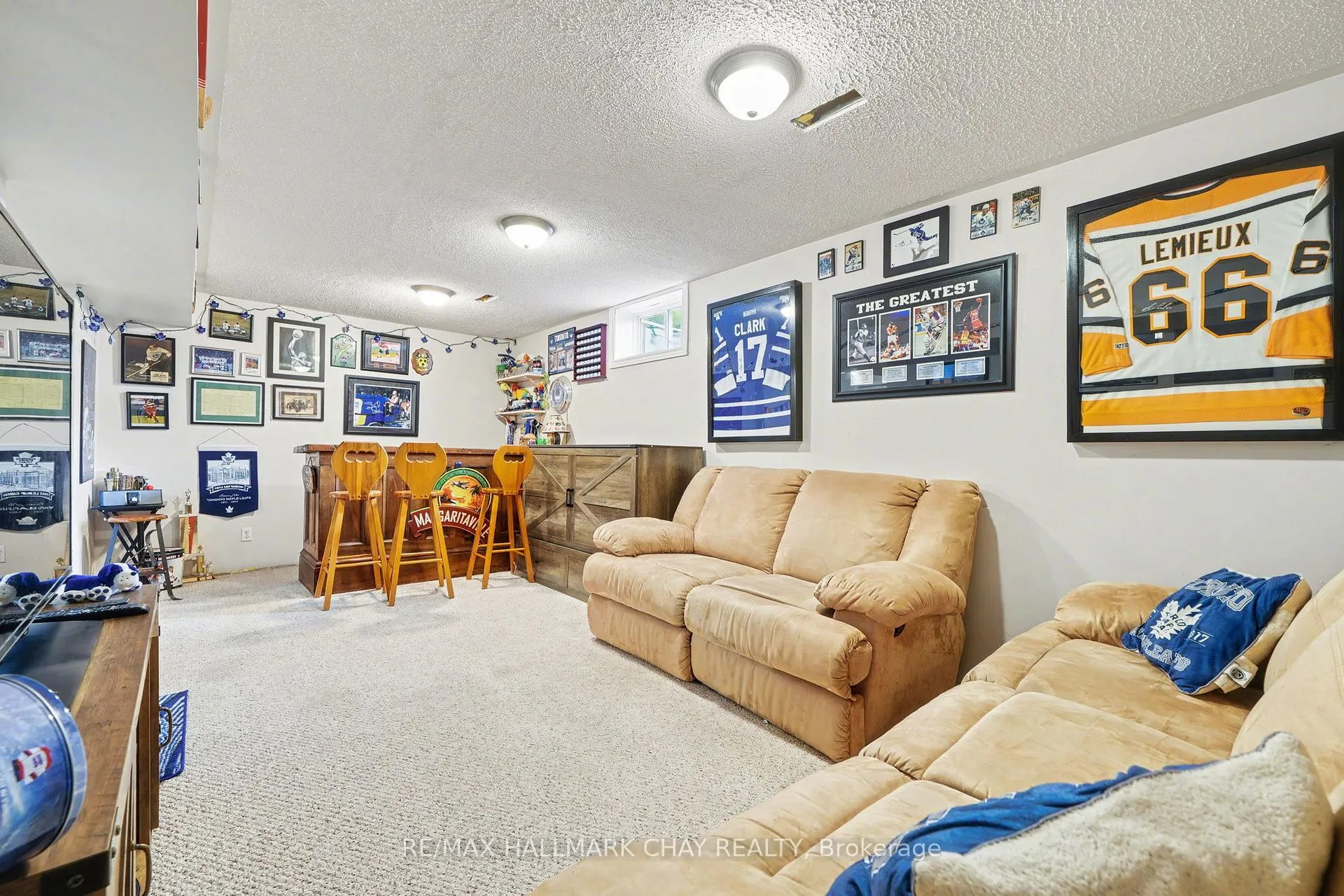 Photo 32 of 101 Kate Aitken Crescent, New Tecumseth, Beeton — HOMEH