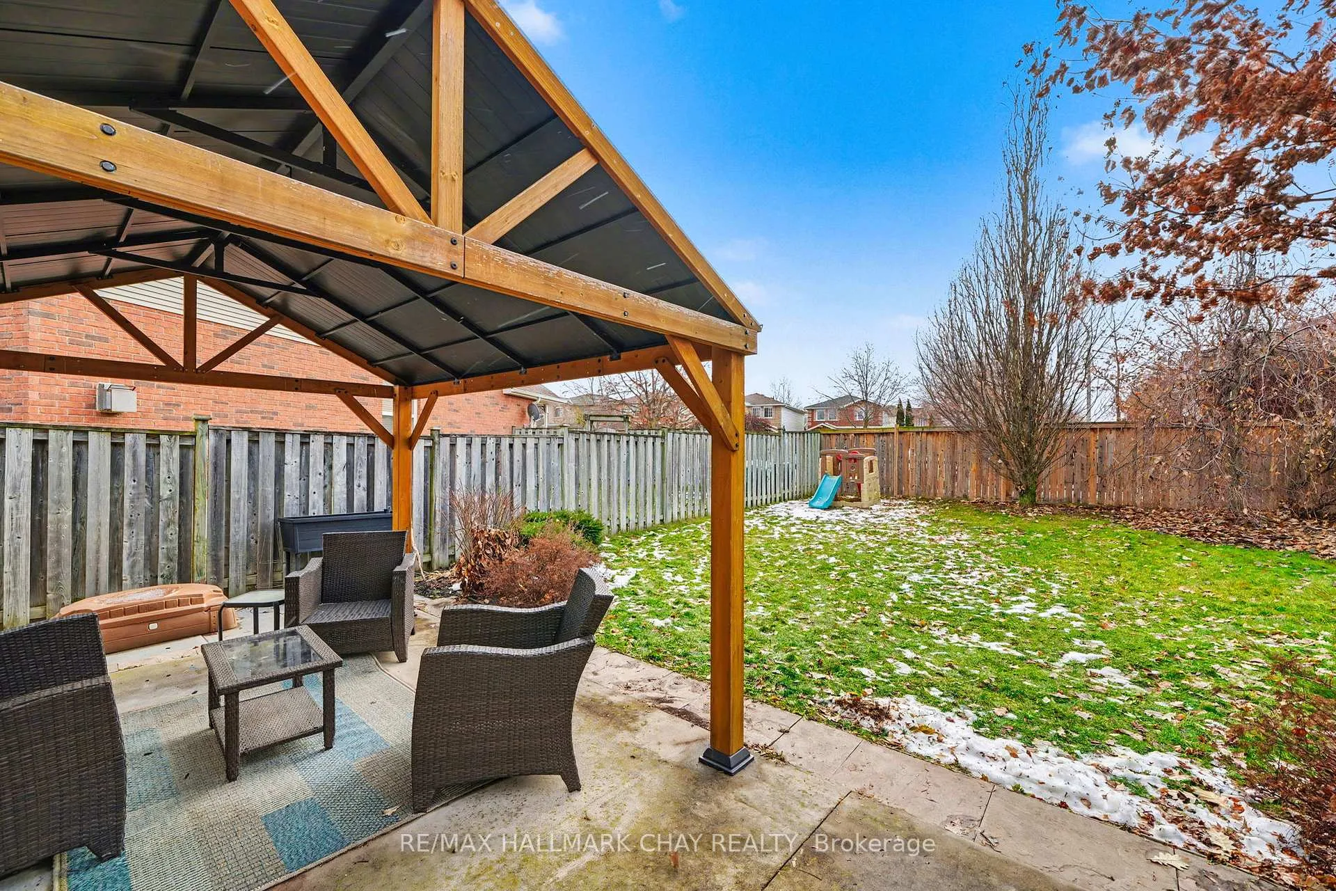 Photo 36 of 101 Kate Aitken Crescent, New Tecumseth, Beeton — HOMEH