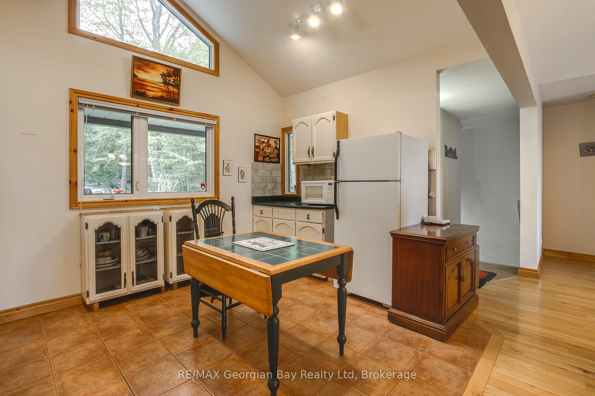 Photo 14 of 25 Couchiching Crescent, Tiny, Rural Tiny — HOMEH