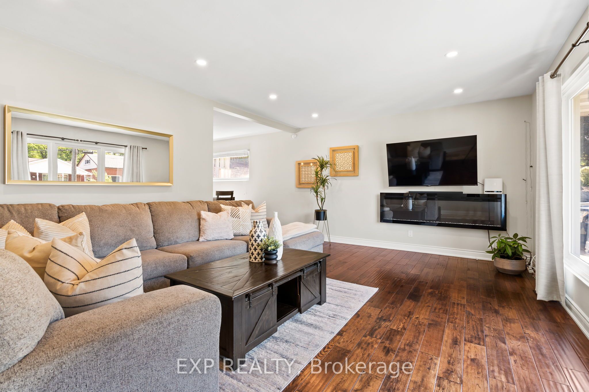 Photo 44 of 17 Battlefield Drive, Hamilton, Stoney Creek — HOMEH