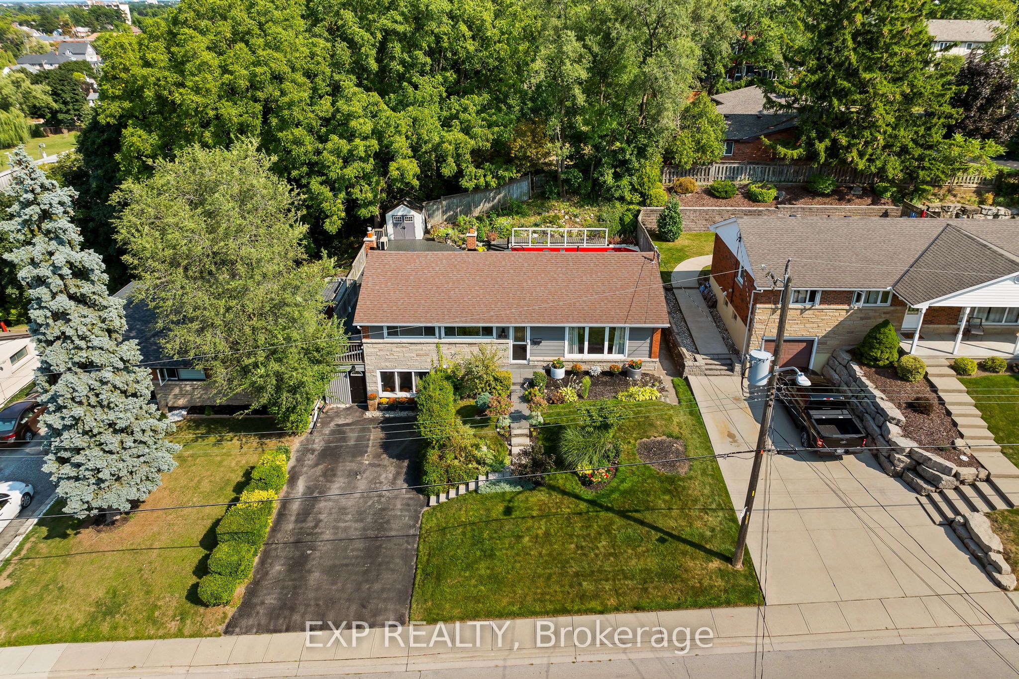 Photo 42 of 17 Battlefield Drive, Hamilton, Stoney Creek — HOMEH