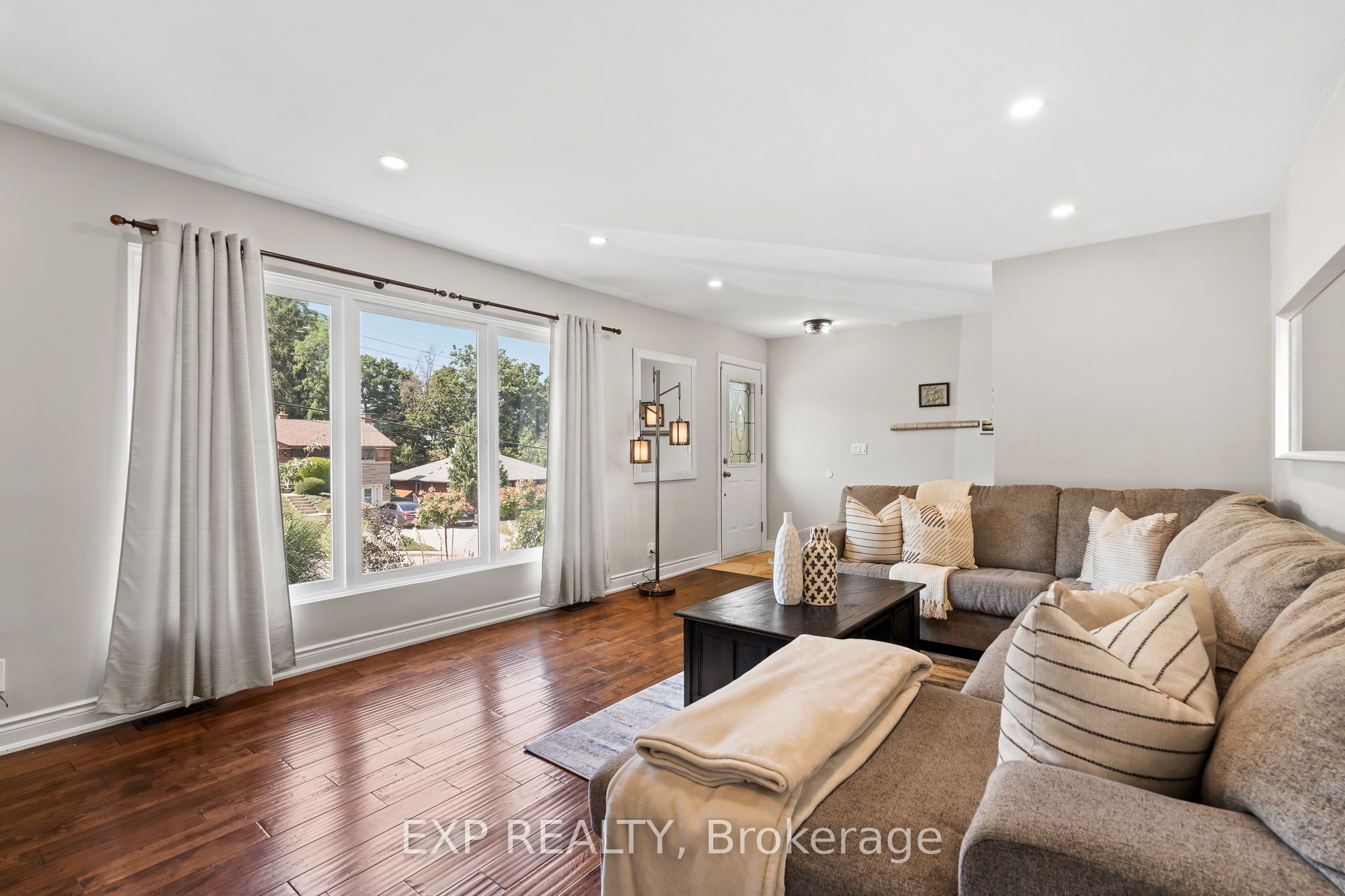 Photo 46 of 17 Battlefield Drive, Hamilton, Stoney Creek — HOMEH