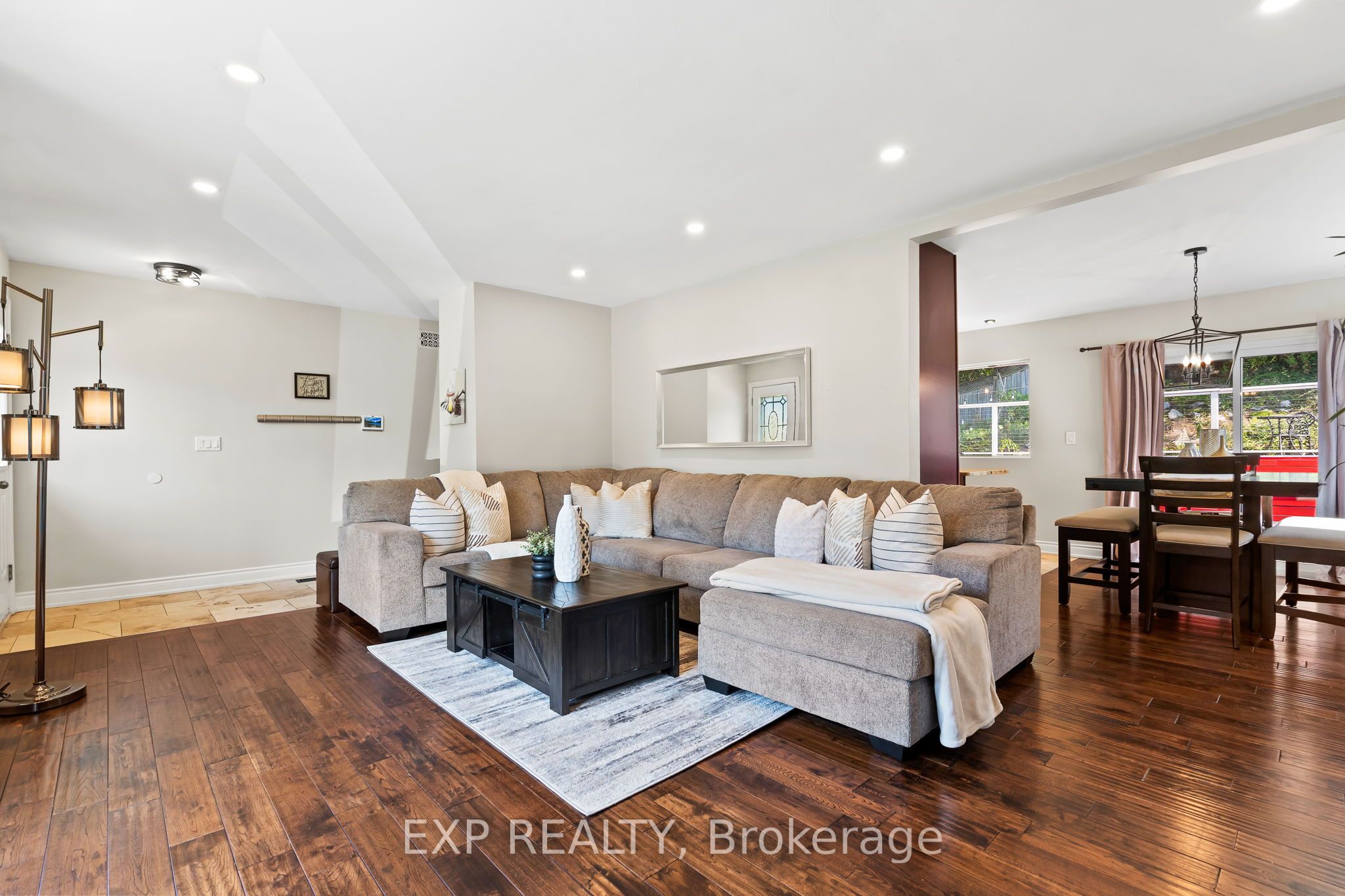 Photo 45 of 17 Battlefield Drive, Hamilton, Stoney Creek — HOMEH