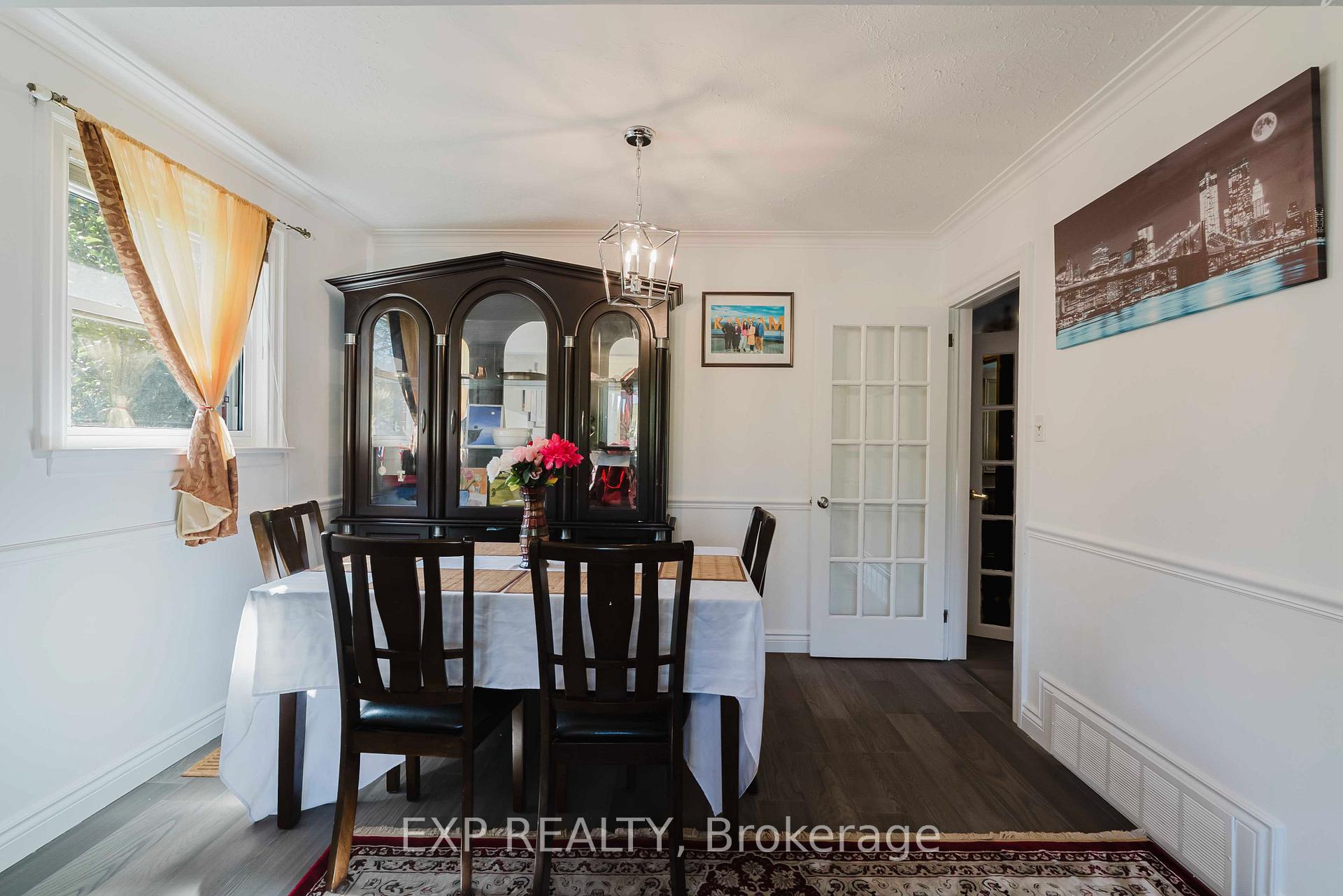 Photo 9 of 30 Ronway Crescent, Scarborough, Woburn — HOMEH