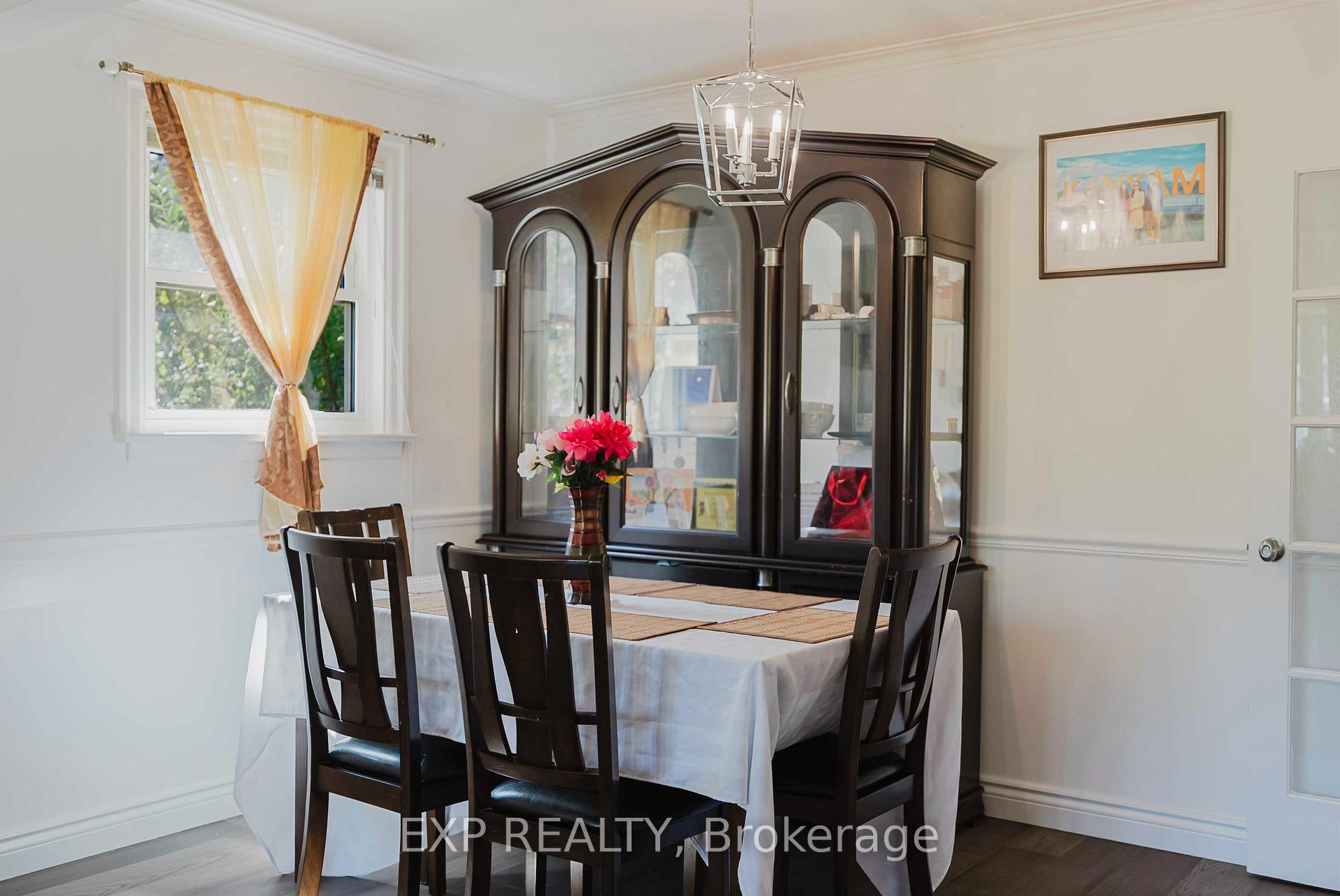 Photo 10 of 30 Ronway Crescent, Scarborough, Woburn — HOMEH