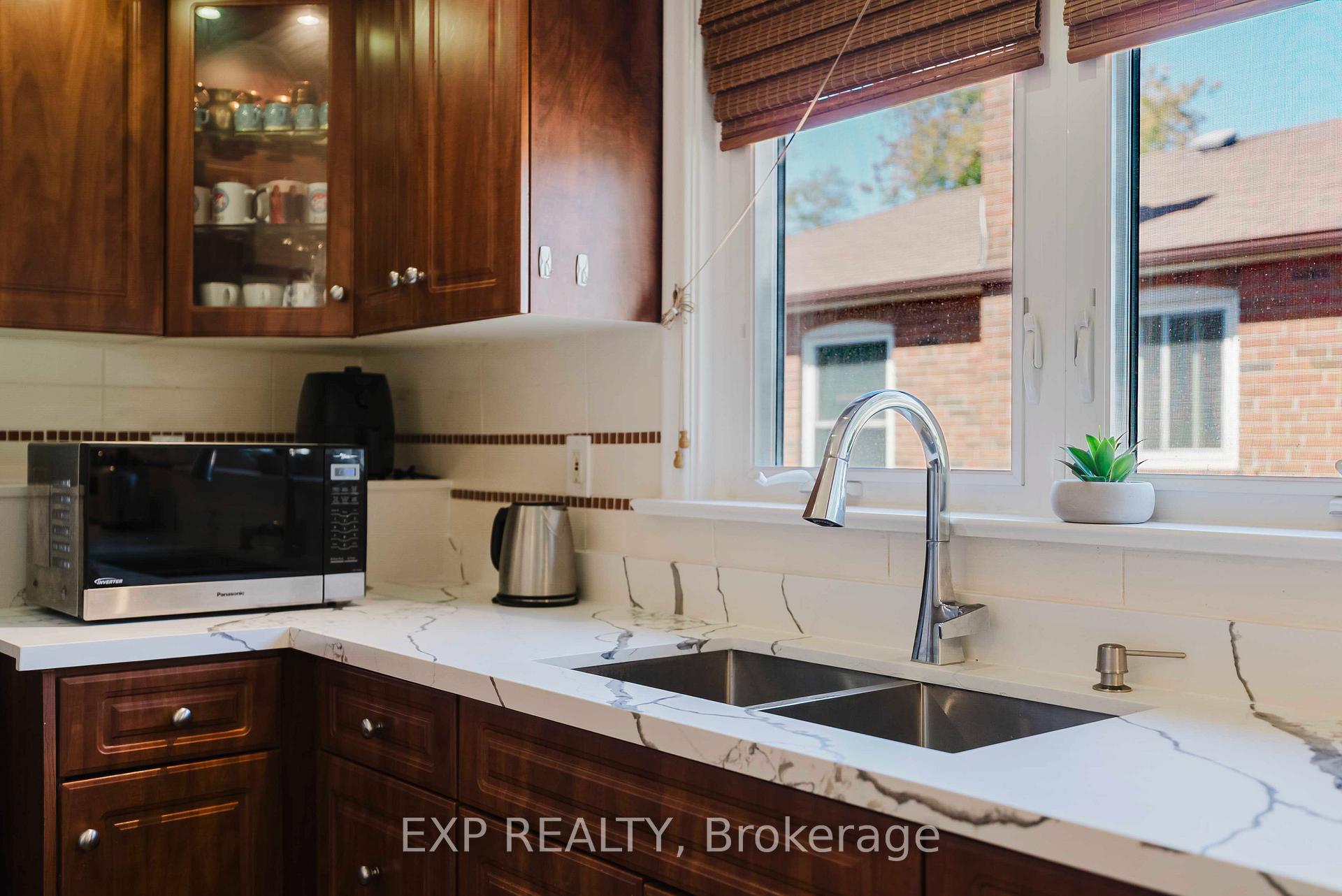 Photo 14 of 30 Ronway Crescent, Scarborough, Woburn — HOMEH