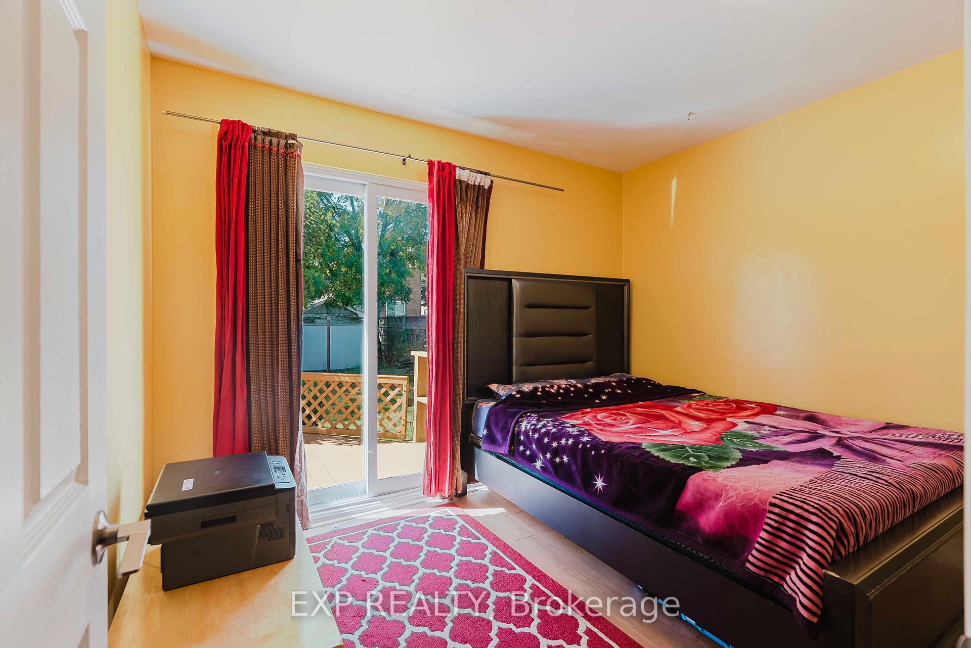 Photo 24 of 30 Ronway Crescent, Scarborough, Woburn — HOMEH