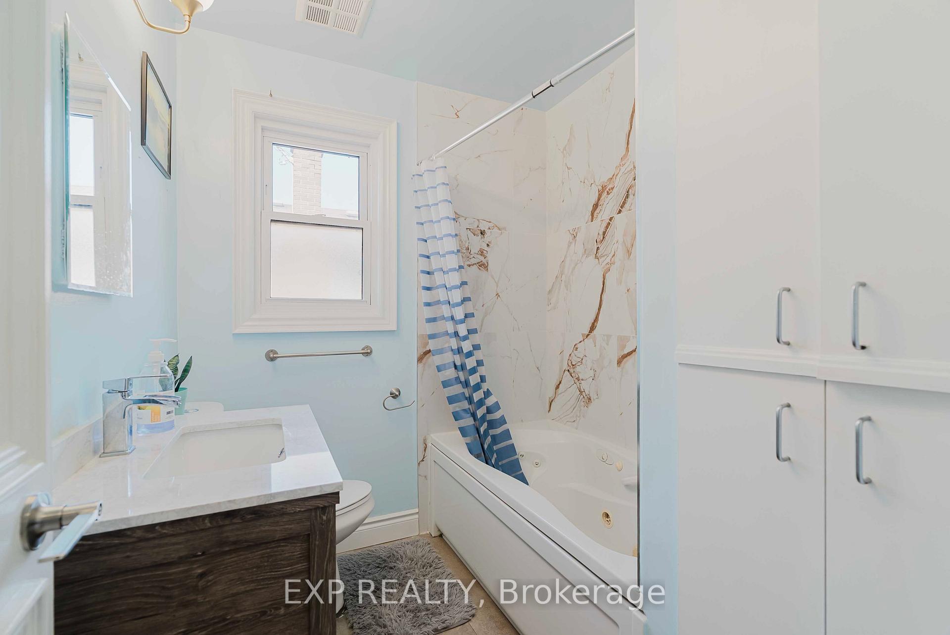 Photo 28 of 30 Ronway Crescent, Scarborough, Woburn — HOMEH