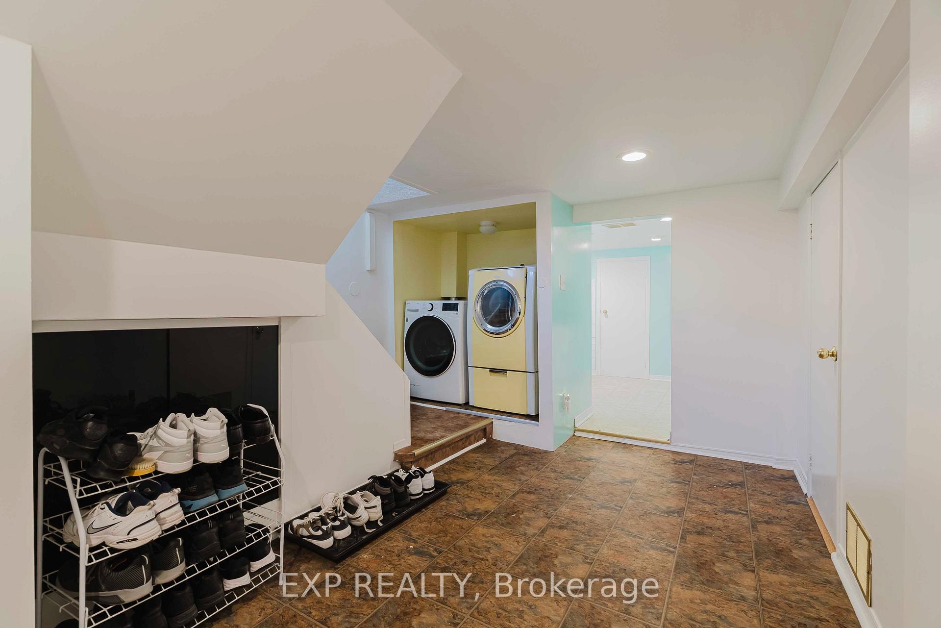 Photo 31 of 30 Ronway Crescent, Scarborough, Woburn — HOMEH