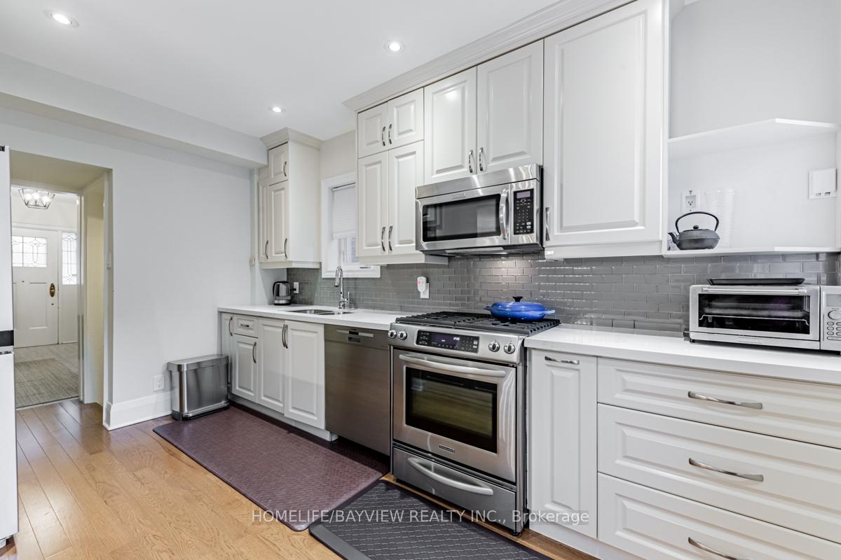 Photo 17 of 32 Maxwell Avenue, Toronto, Yonge-Eglinton — HOMEH