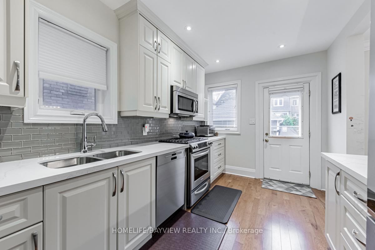 Photo 18 of 32 Maxwell Avenue, Toronto, Yonge-Eglinton — HOMEH