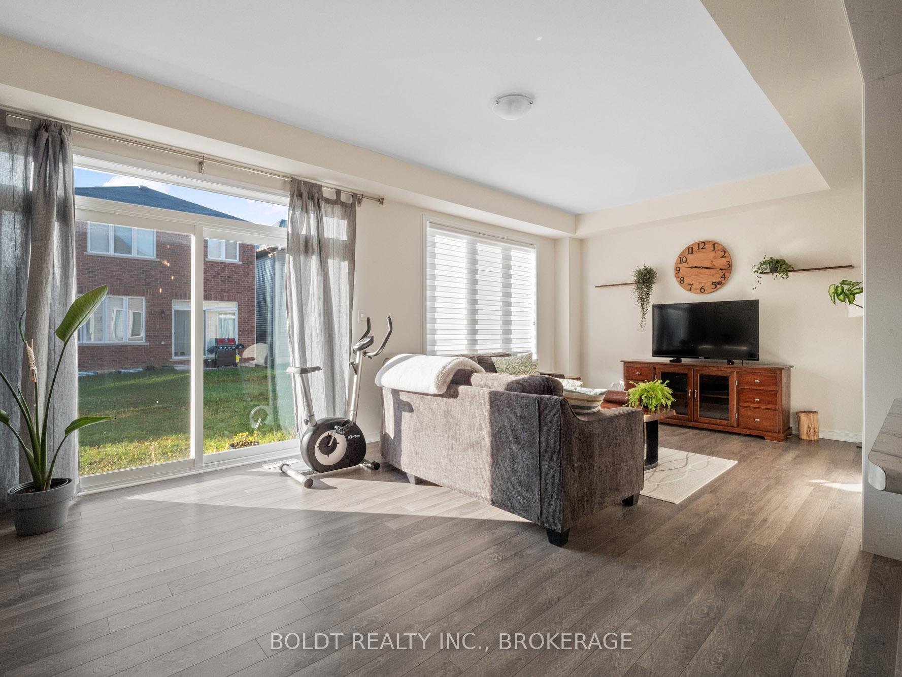 Photo 10 of 7 Cloy Drive, Thorold, Hurricane/Merrittville — HOMEH