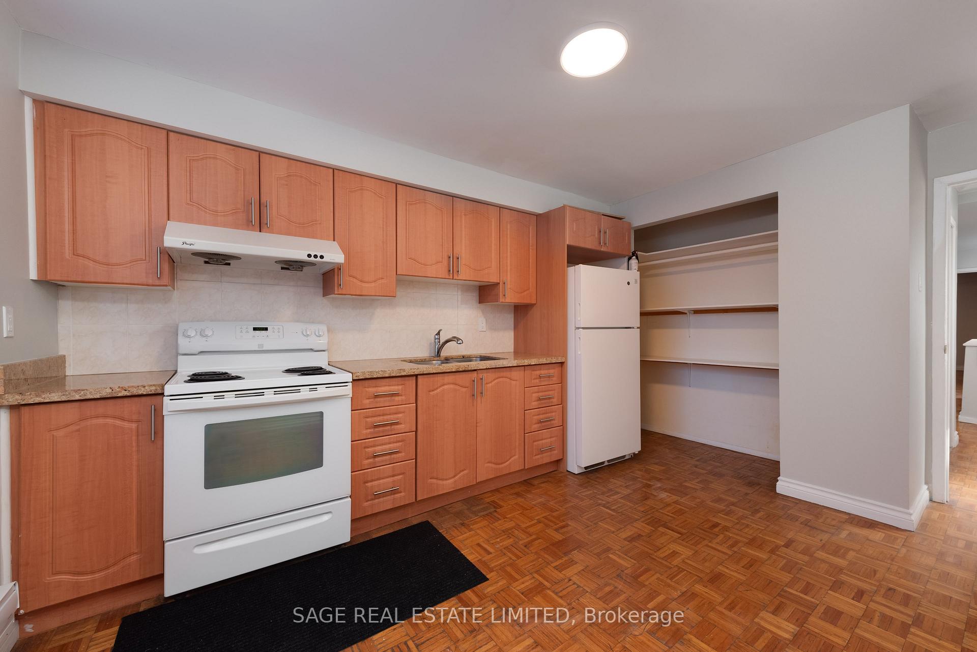 Photo 5 of Unit Upper, 586 Richmond Street W, Toronto, Waterfront Communities — HOMEH