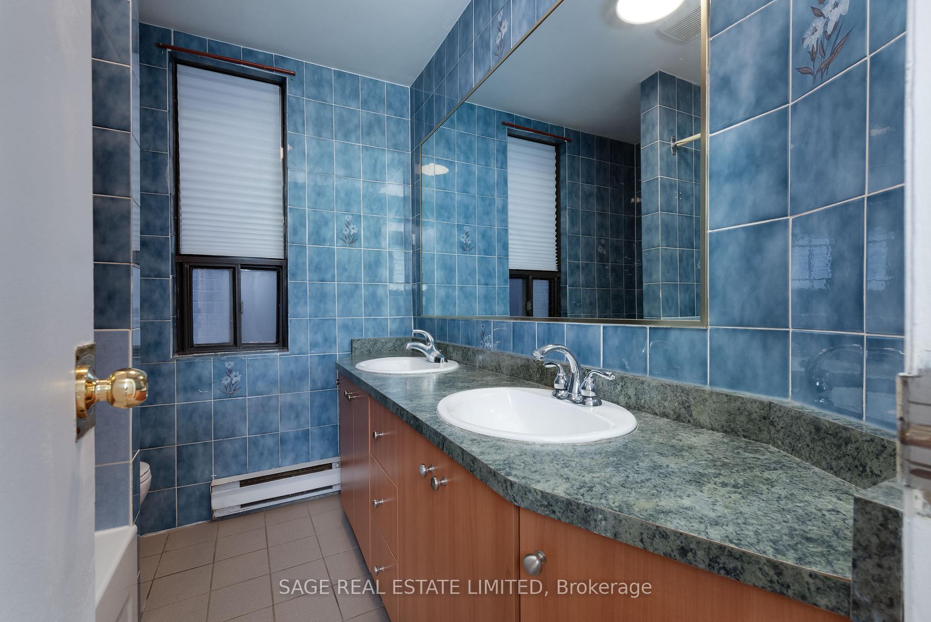 Photo 6 of Unit Upper, 586 Richmond Street W, Toronto, Waterfront Communities — HOMEH