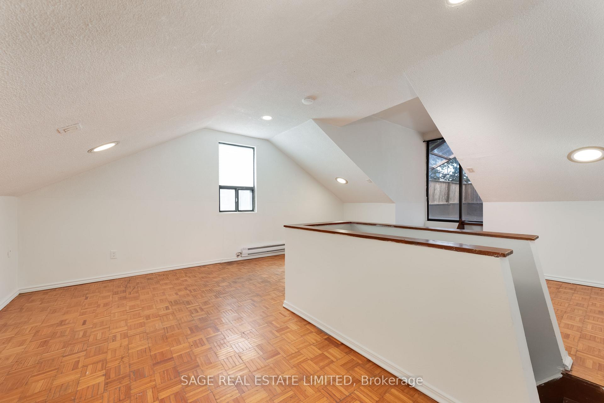 Photo 14 of Unit Upper, 586 Richmond Street W, Toronto, Waterfront Communities — HOMEH