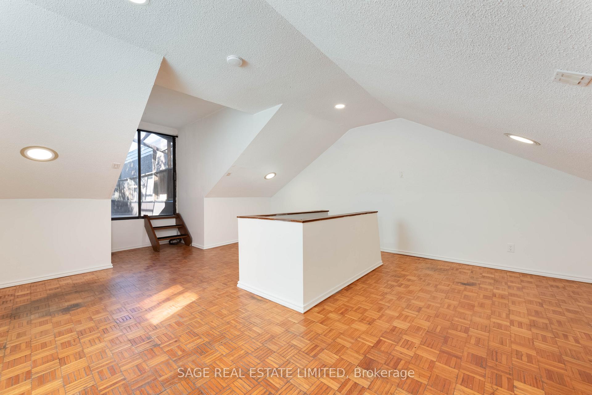 Photo 15 of Unit Upper, 586 Richmond Street W, Toronto, Waterfront Communities — HOMEH