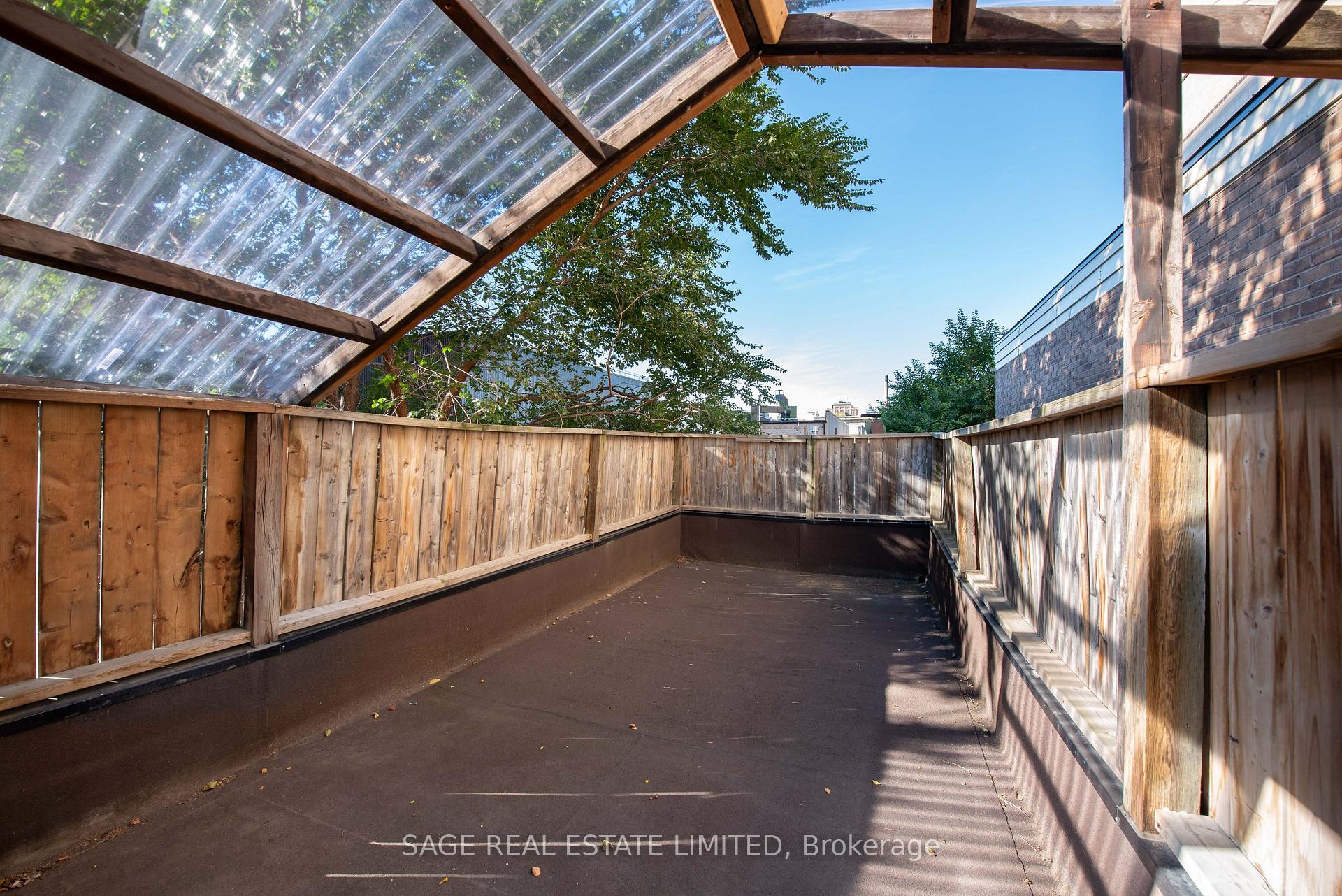 Photo 17 of Unit Upper, 586 Richmond Street W, Toronto, Waterfront Communities — HOMEH