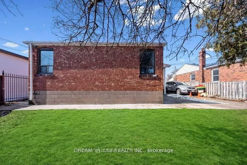 Photo 3 of Unit Main, 1501 Danforth Road, Scarborough, Bendale — HOMEH