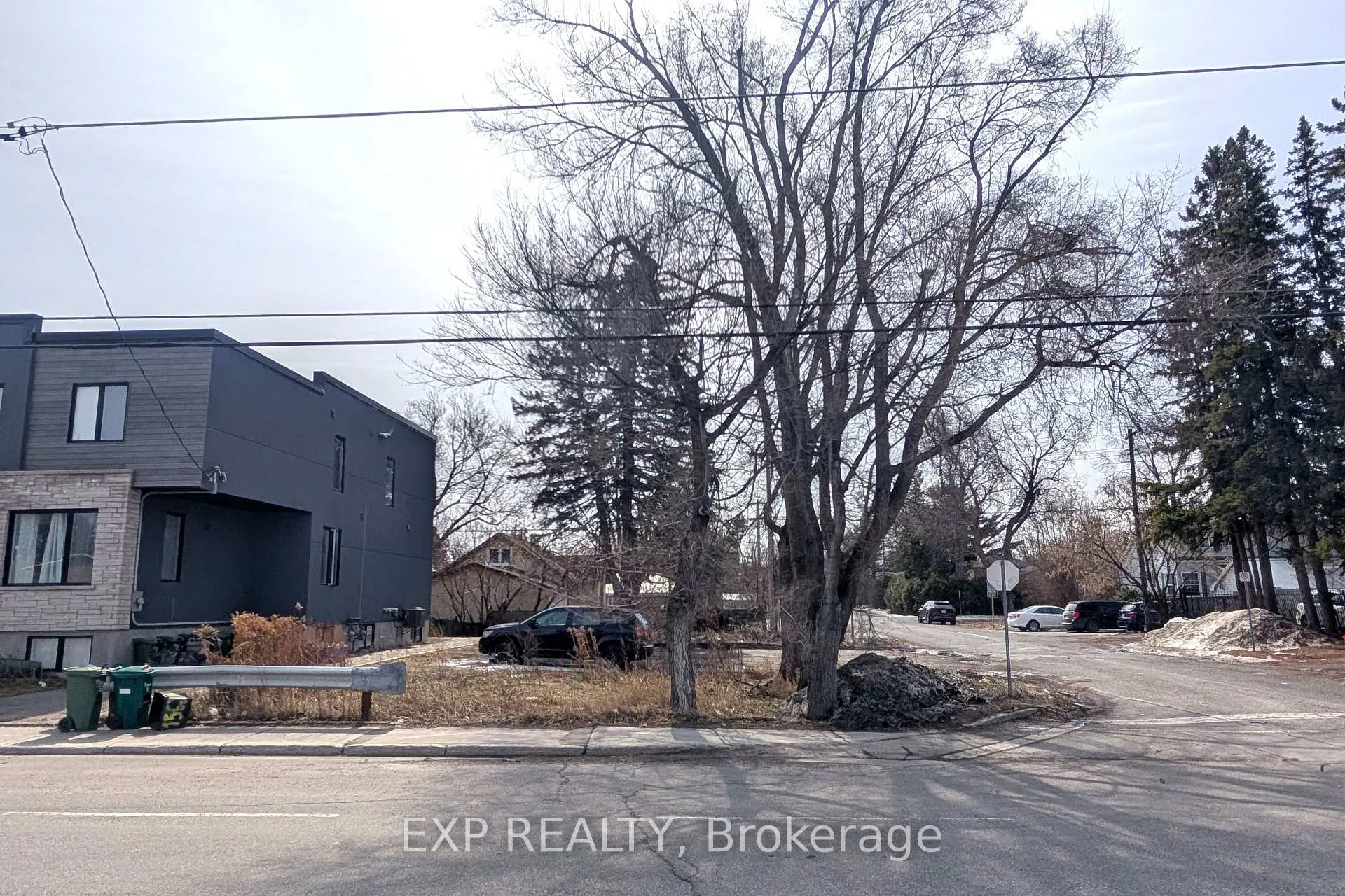 Photo 4 of 2 Pender Street, Ottawa, Meadowlands/St. Claire Gardens — HOMEH