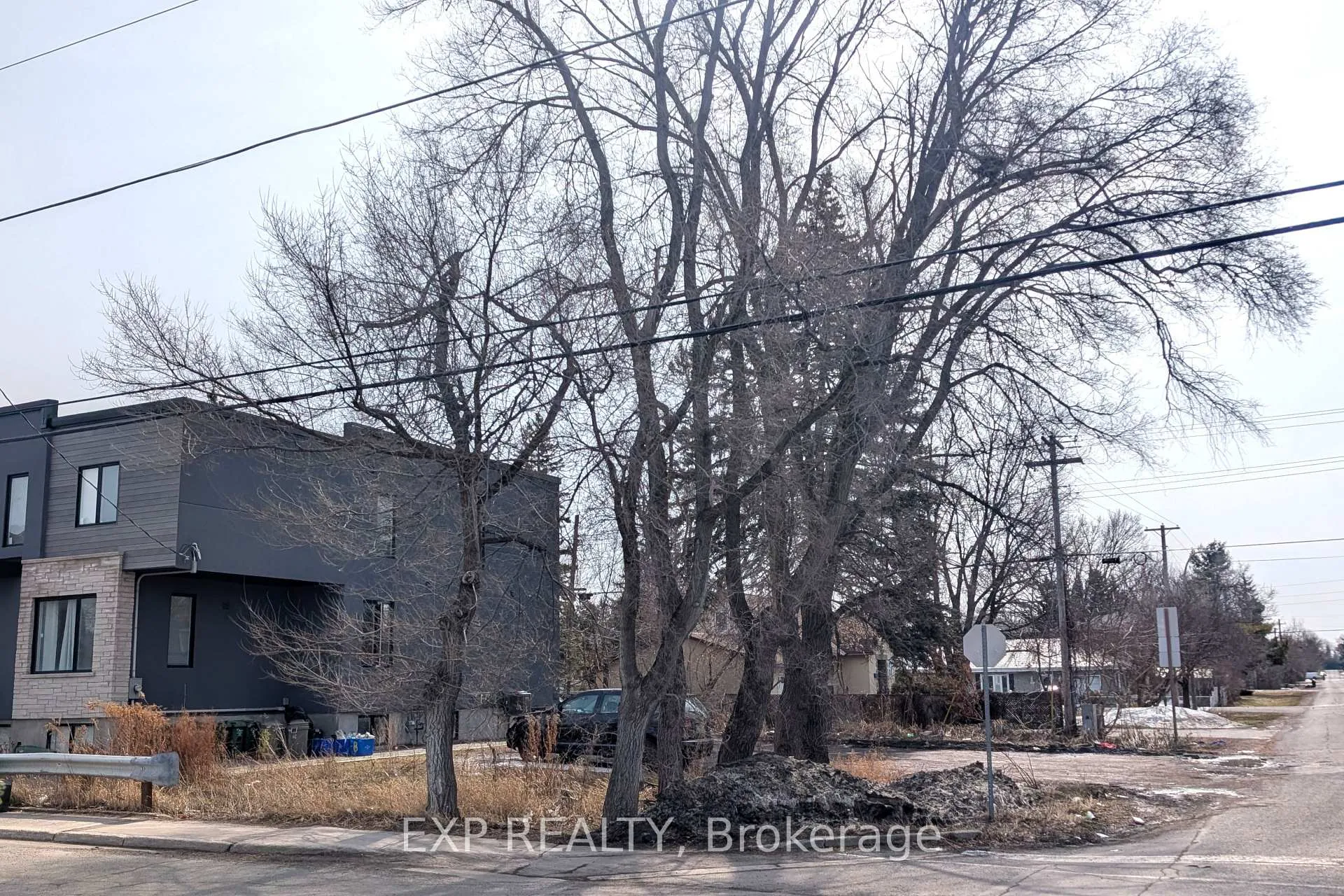 Photo 7 of 2 Pender Street, Ottawa, Meadowlands/St. Claire Gardens — HOMEH