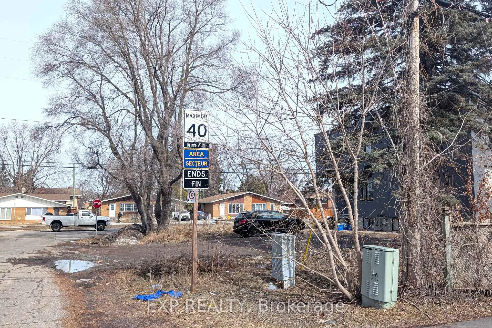 Photo 8 of 2 Pender Street, Ottawa, Meadowlands/St. Claire Gardens — HOMEH