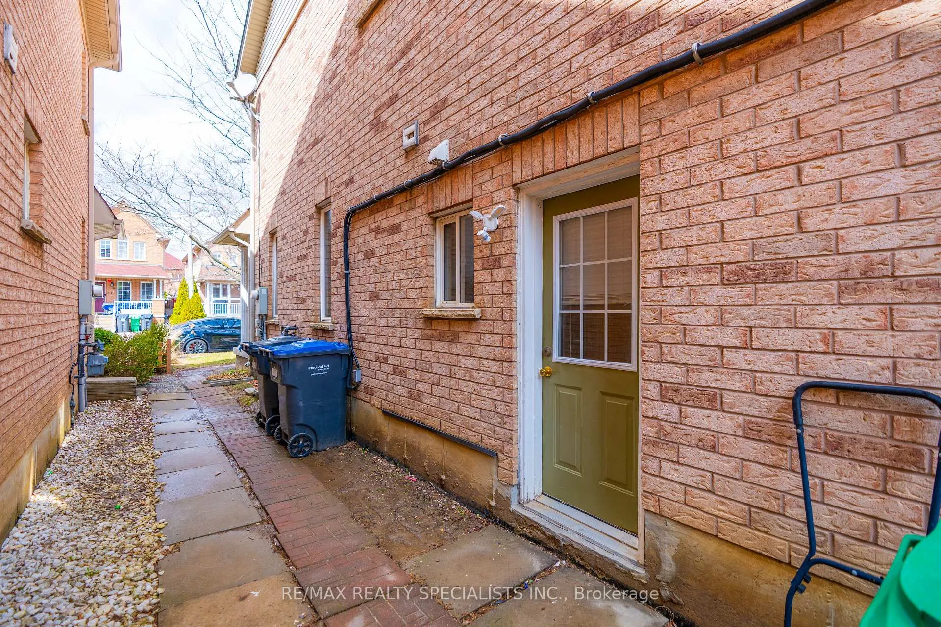 Photo 13 of 65 Pauline Crescent, Brampton, Fletcher's Meadow — HOMEH