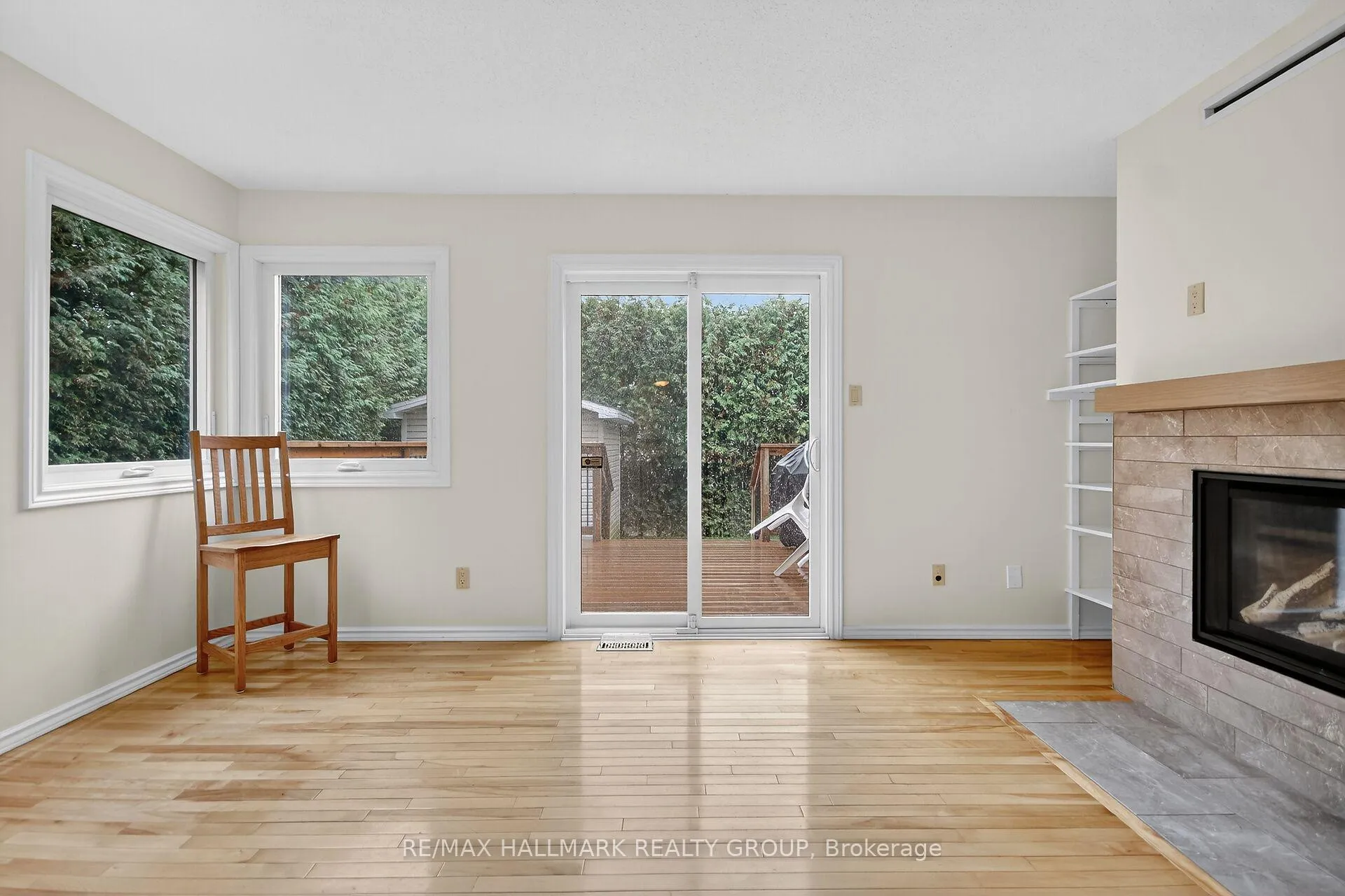 Photo 10 of 32 Pheasant Run Drive, Ottawa, Barrhaven - Pheasant Run — HOMEH