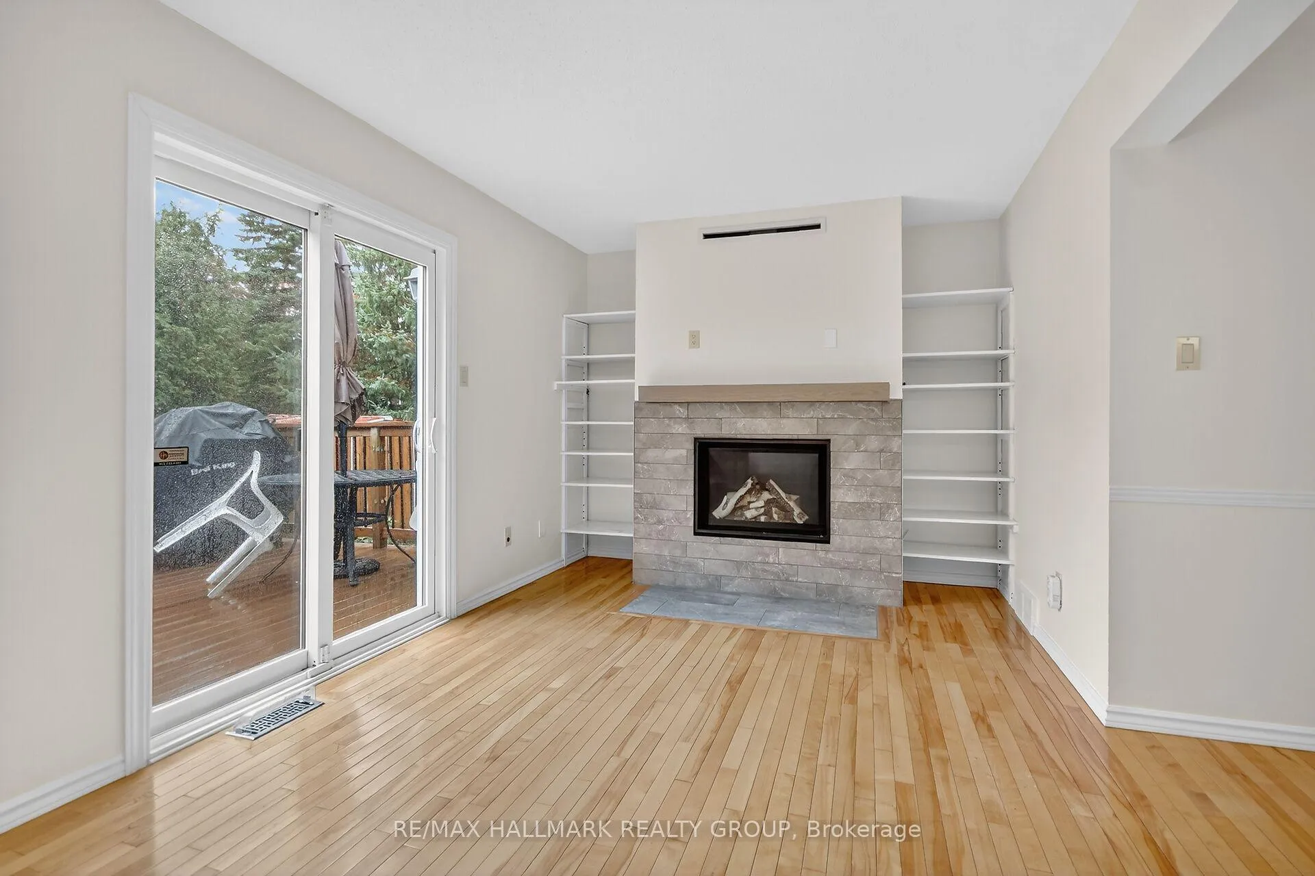 Photo 11 of 32 Pheasant Run Drive, Ottawa, Barrhaven - Pheasant Run — HOMEH